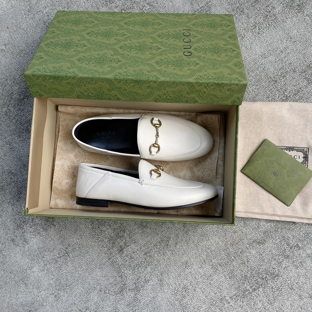 Gucci Super classic leather shoes mixed sheepskin leather leather sole horsebit buckle single shoes white