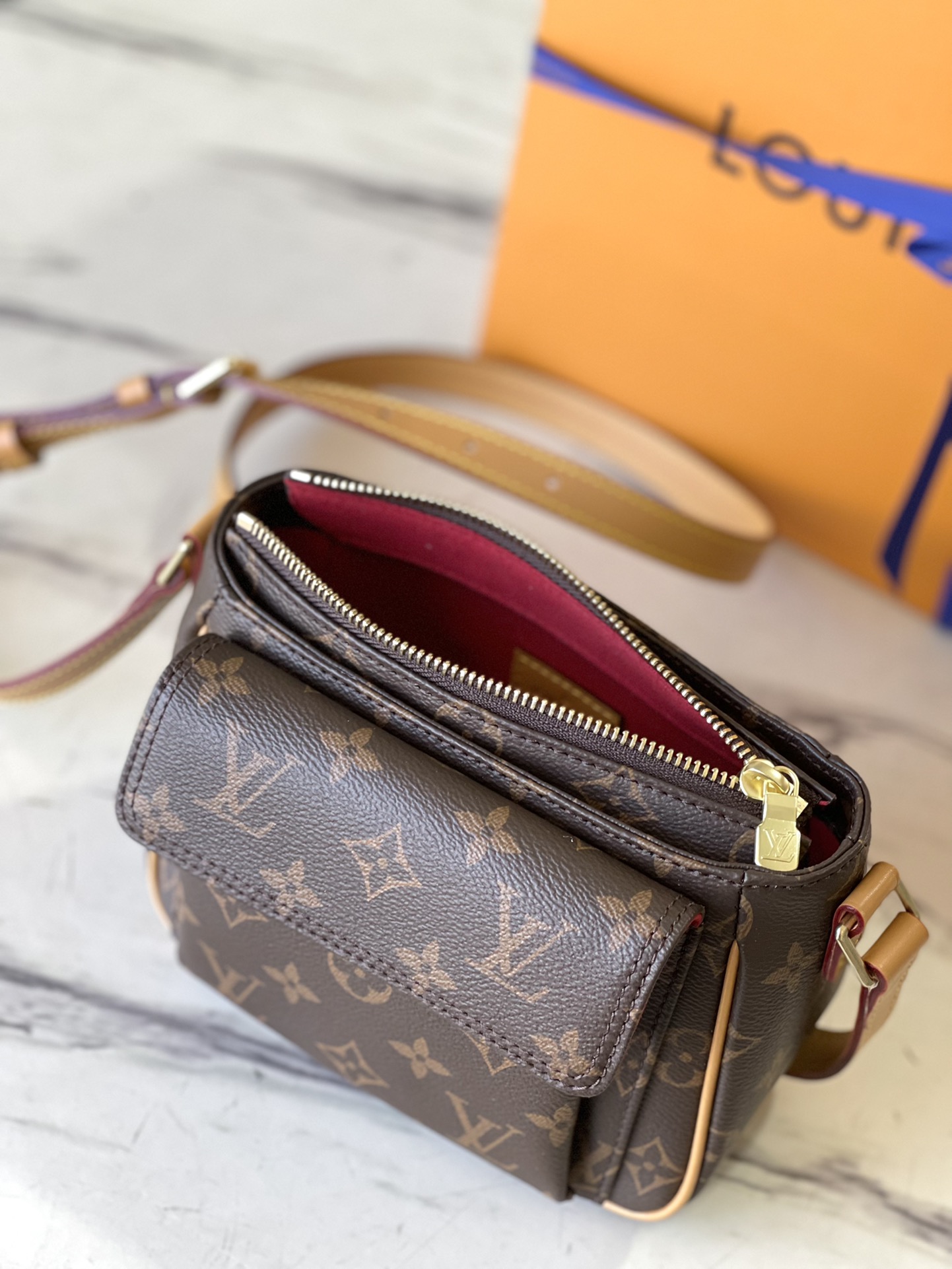 𝐋𝐎𝐔𝐈𝐒 𝐕𝐔𝐈𝐓𝐓𝐎𝐍   M51165