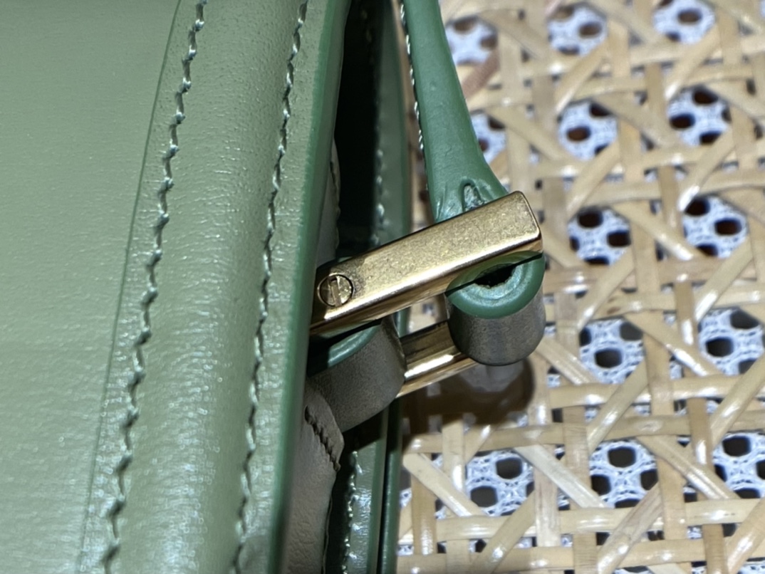 SAINT LAURENT 𝑺𝑶𝑳𝑭𝑬𝑹𝑰𝑵𝑶 𝑩𝑶𝑿 🎐.「avocado green」#：634306