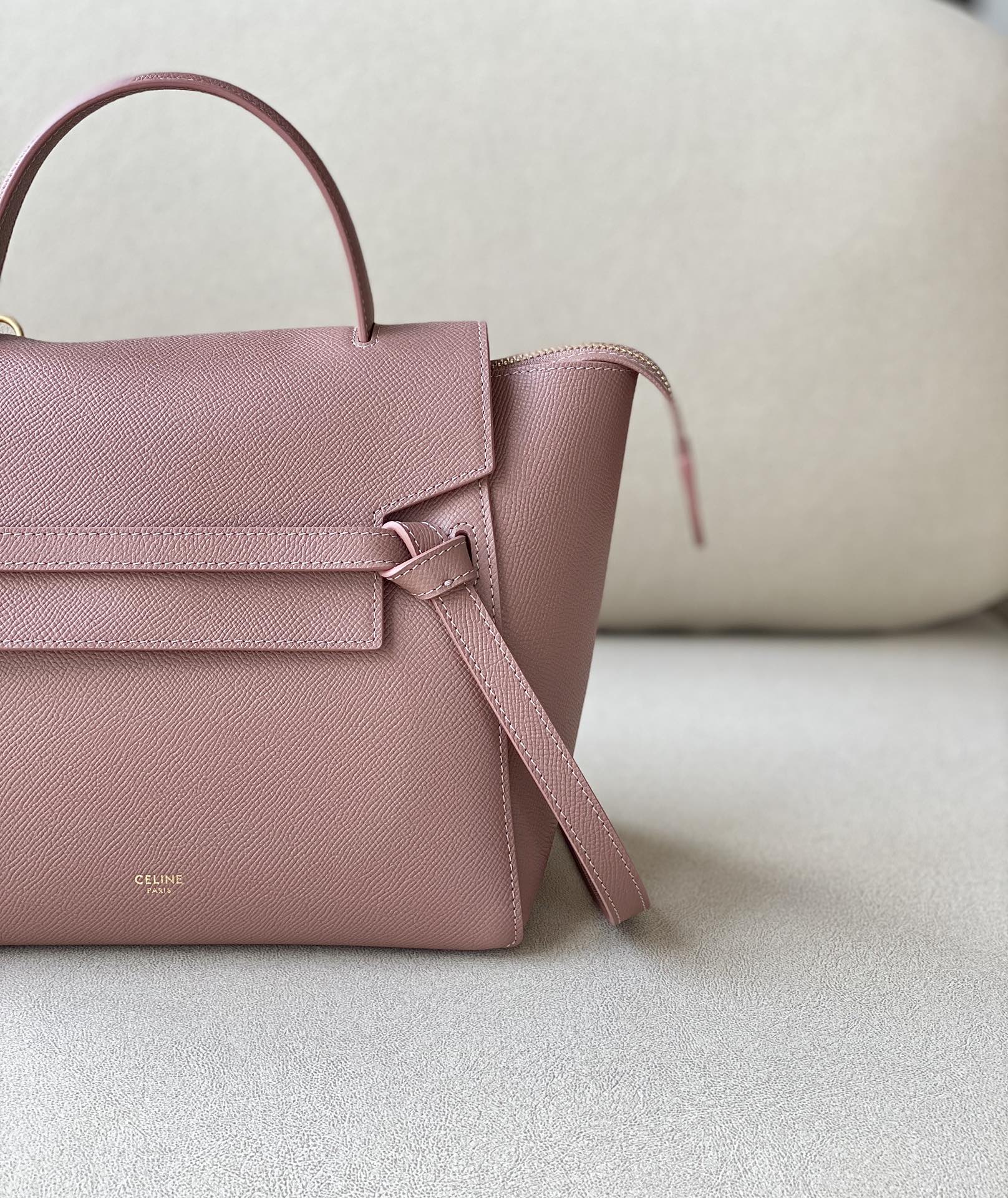 𝐂𝐞𝐥𝐢𝐧𝐞 BELT MICRO BAG in grained calfskin