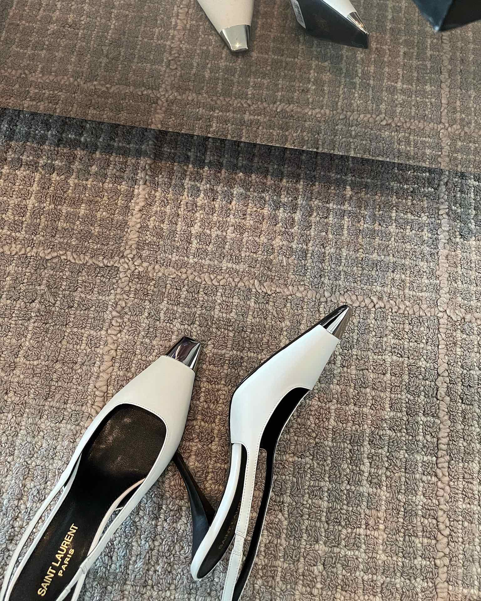 𝙎𝙖𝙞𝙣𝙩 𝙇𝙖𝙪𝙧𝙚𝙣𝙩 | 𝟐𝟎𝟐𝟏/𝐒𝐒 𝐧𝐞𝐰 YSL｜Saint Laurent𝟐𝟎𝟐𝟏 Annual best-selling model Saint Laurent early spring new metal iron head