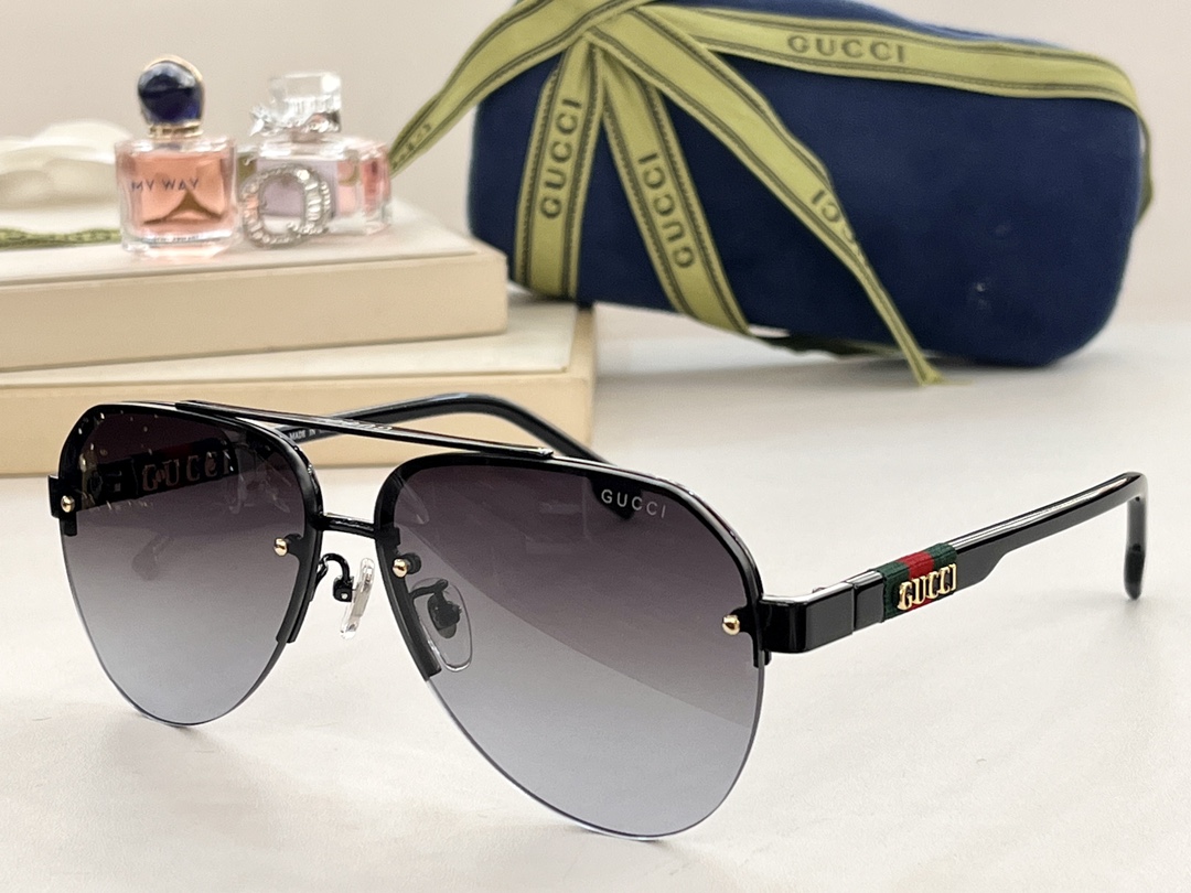 GUCCI Pilot style GG1233