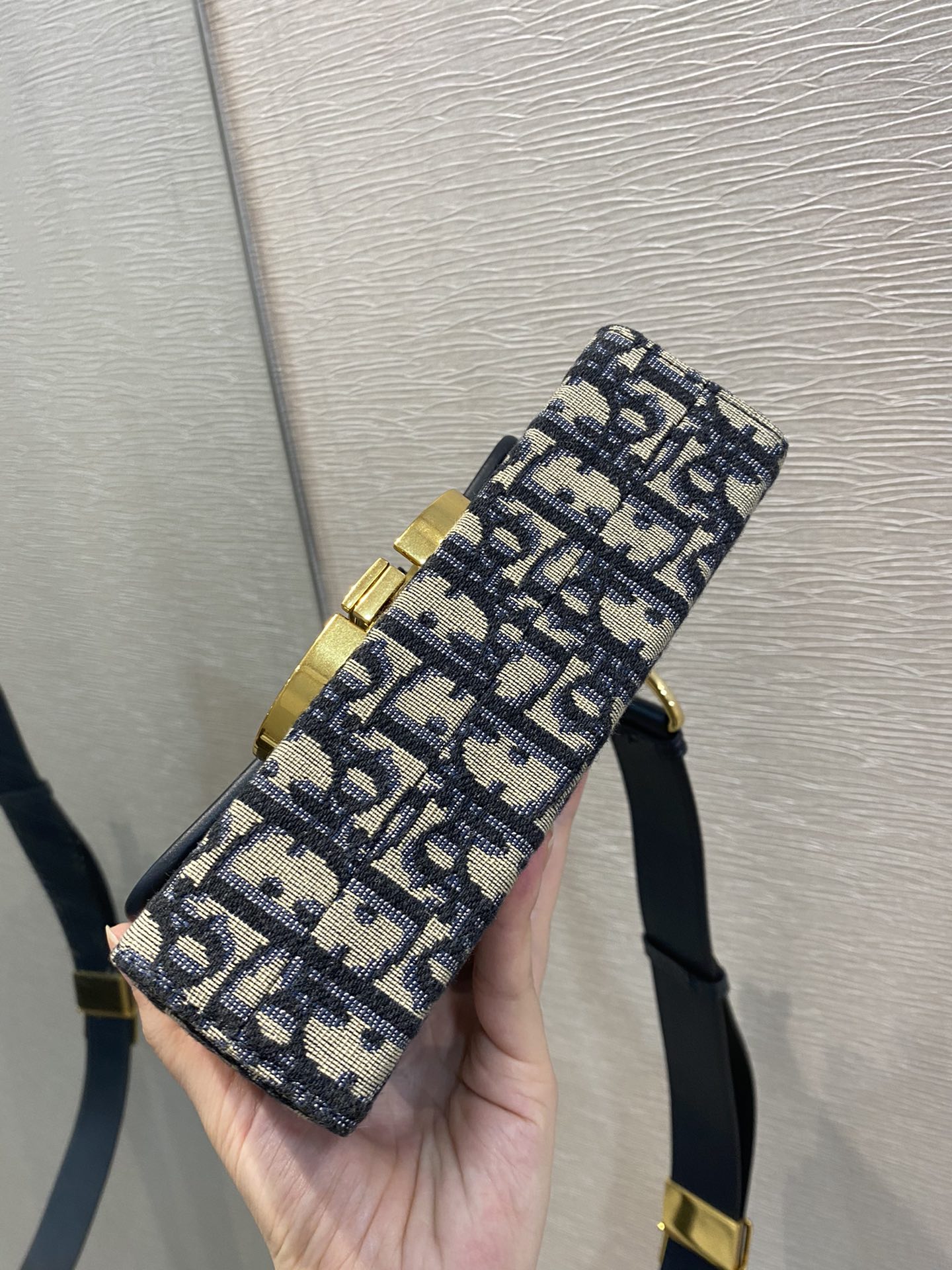 Montaigne Oblique Print