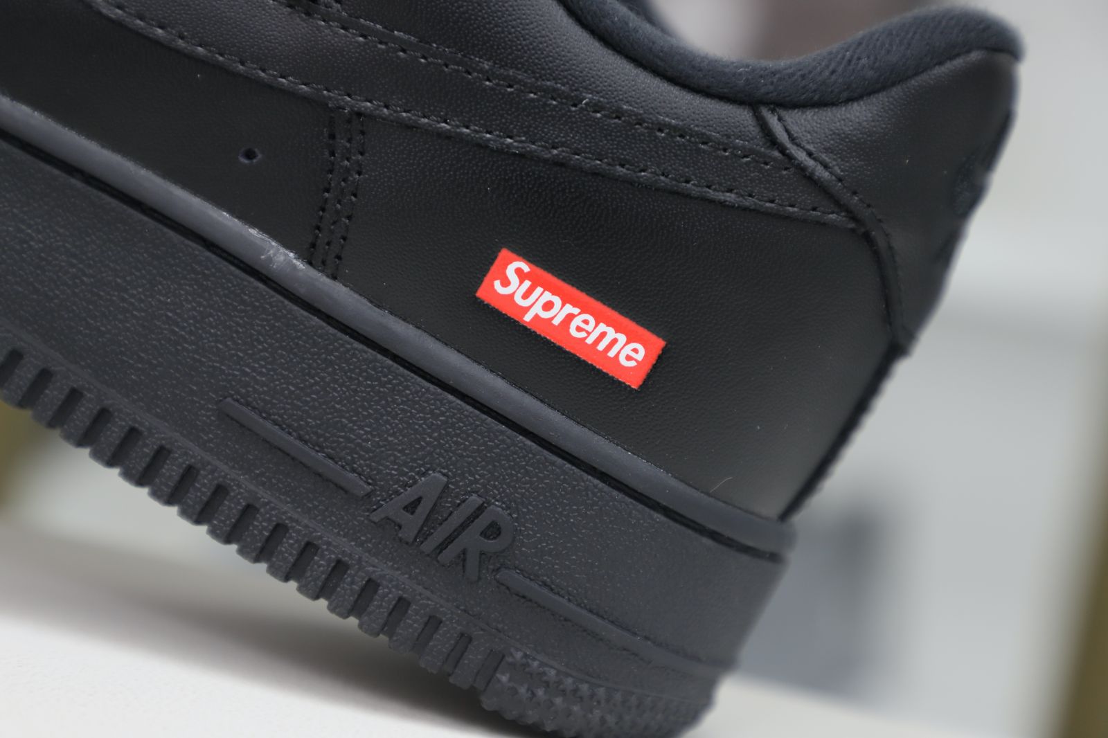 Supreme Nike Air Force 1 Low box logo