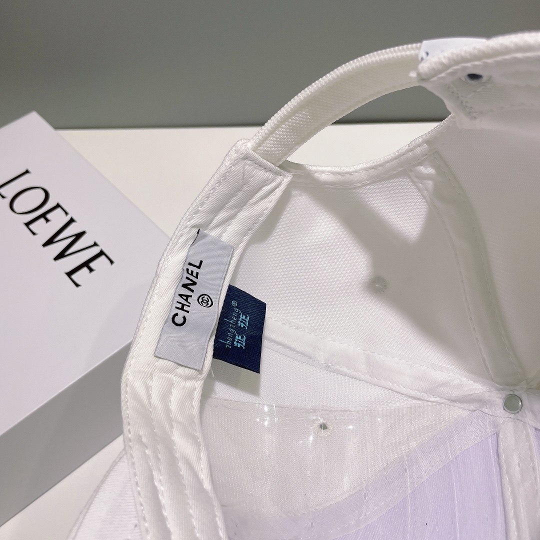 [CHANEL Chanel] new counter synchronization baseball cap