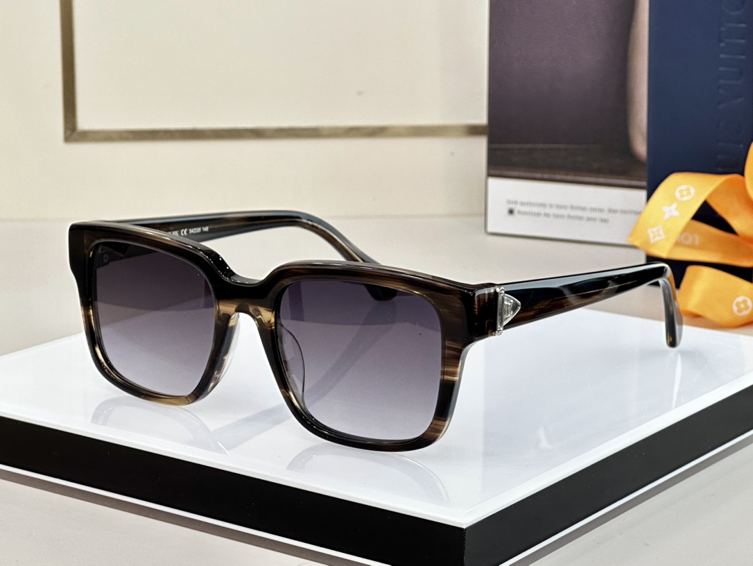LOUIS VUITTON Glide Sunglasses
