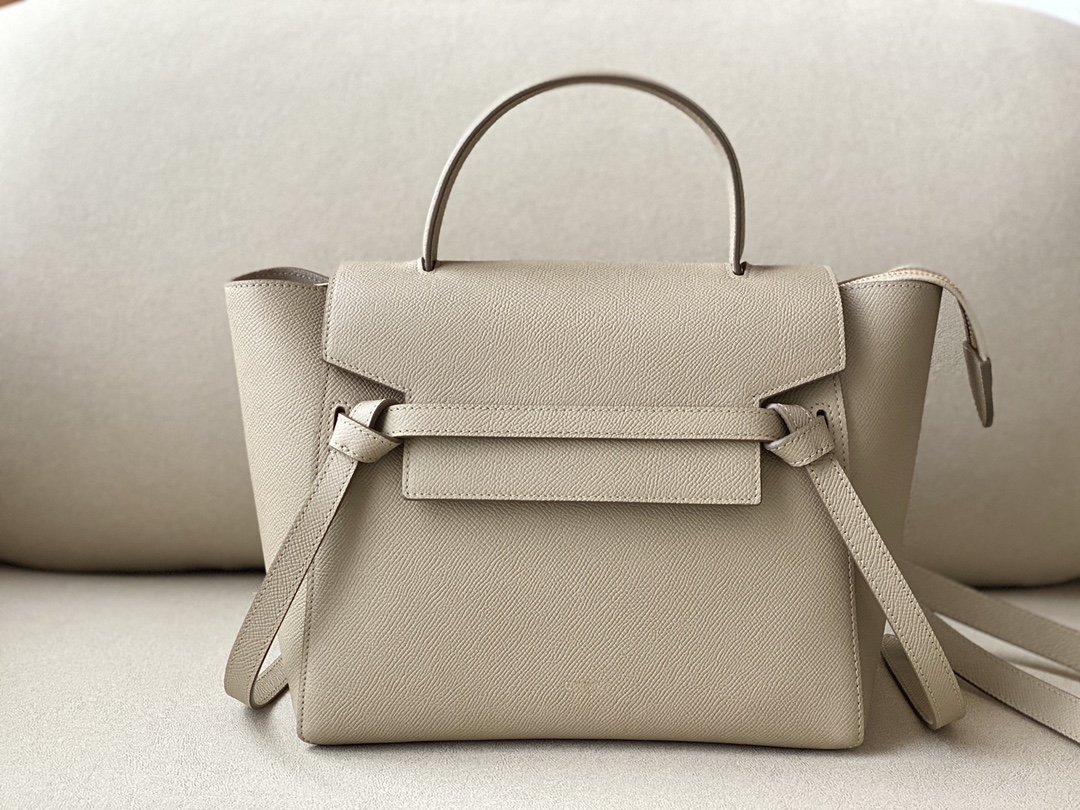 𝐂𝐞𝐥𝐢𝐧𝐞 BELT MICRO BAG in grained calfskin