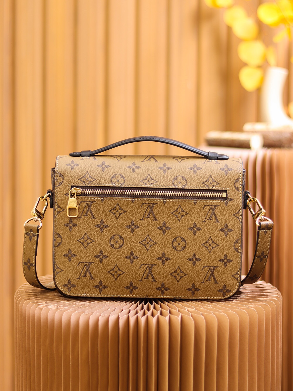 Louis Vuitton 𝙋𝙊𝘾𝙃𝙀𝙏𝙏𝙃 𝙈𝙀𝙏𝙄𝙎 M44876 messenger bag