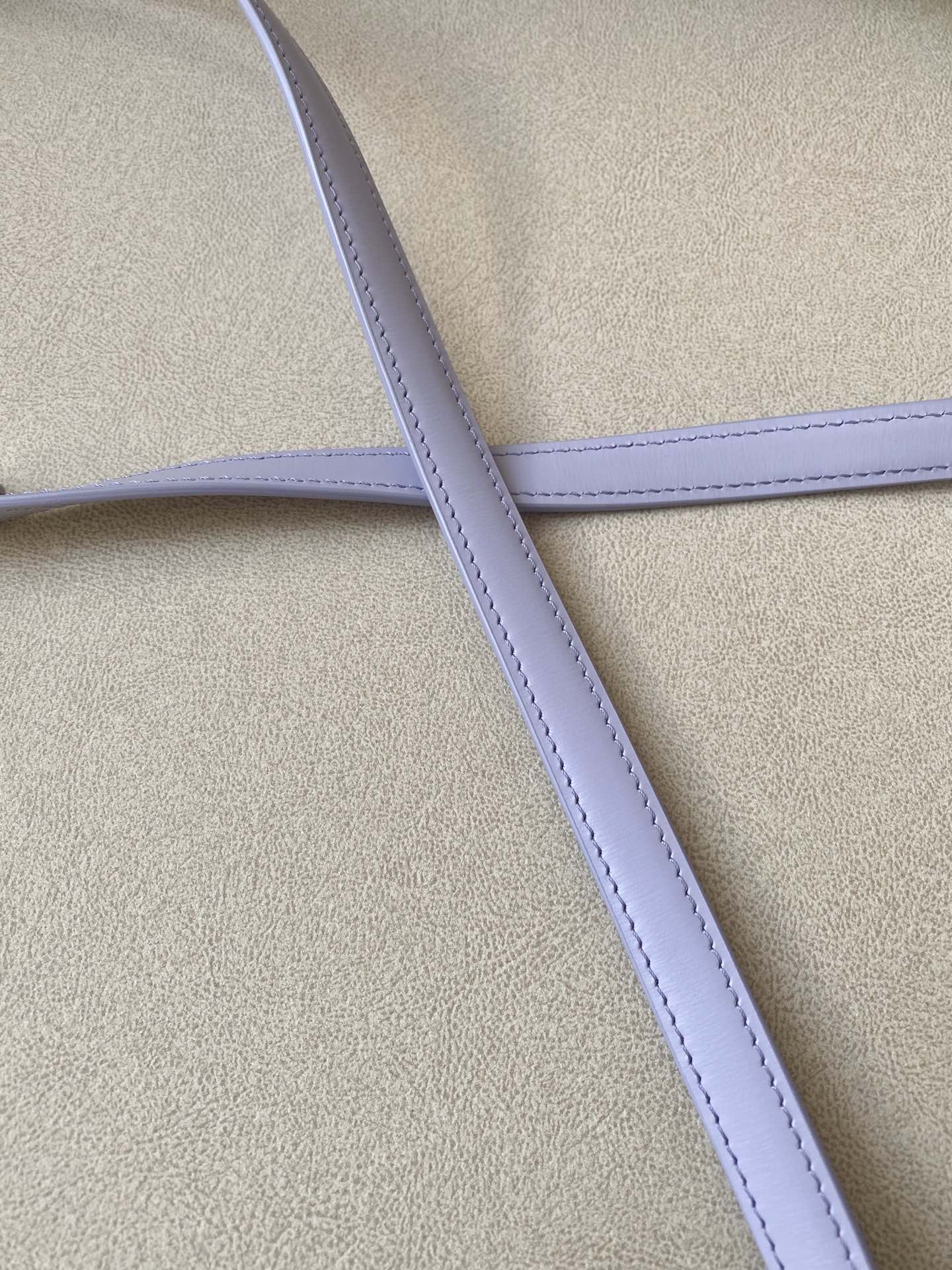 𝐂𝐞𝐥𝐢𝐧𝐞 Box Teen bag in polished calfskin