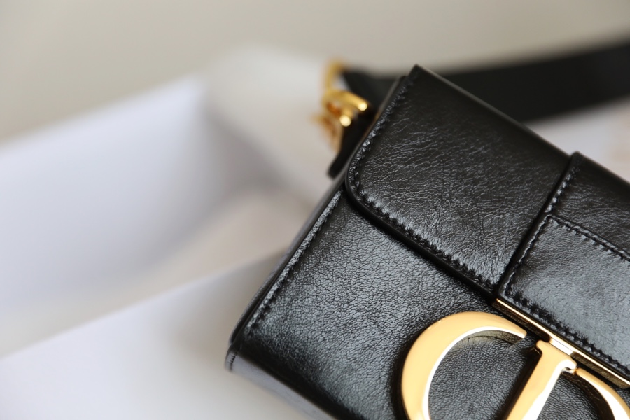 Montaigne Black 𝙢𝙞𝙣𝙞 Box Bag