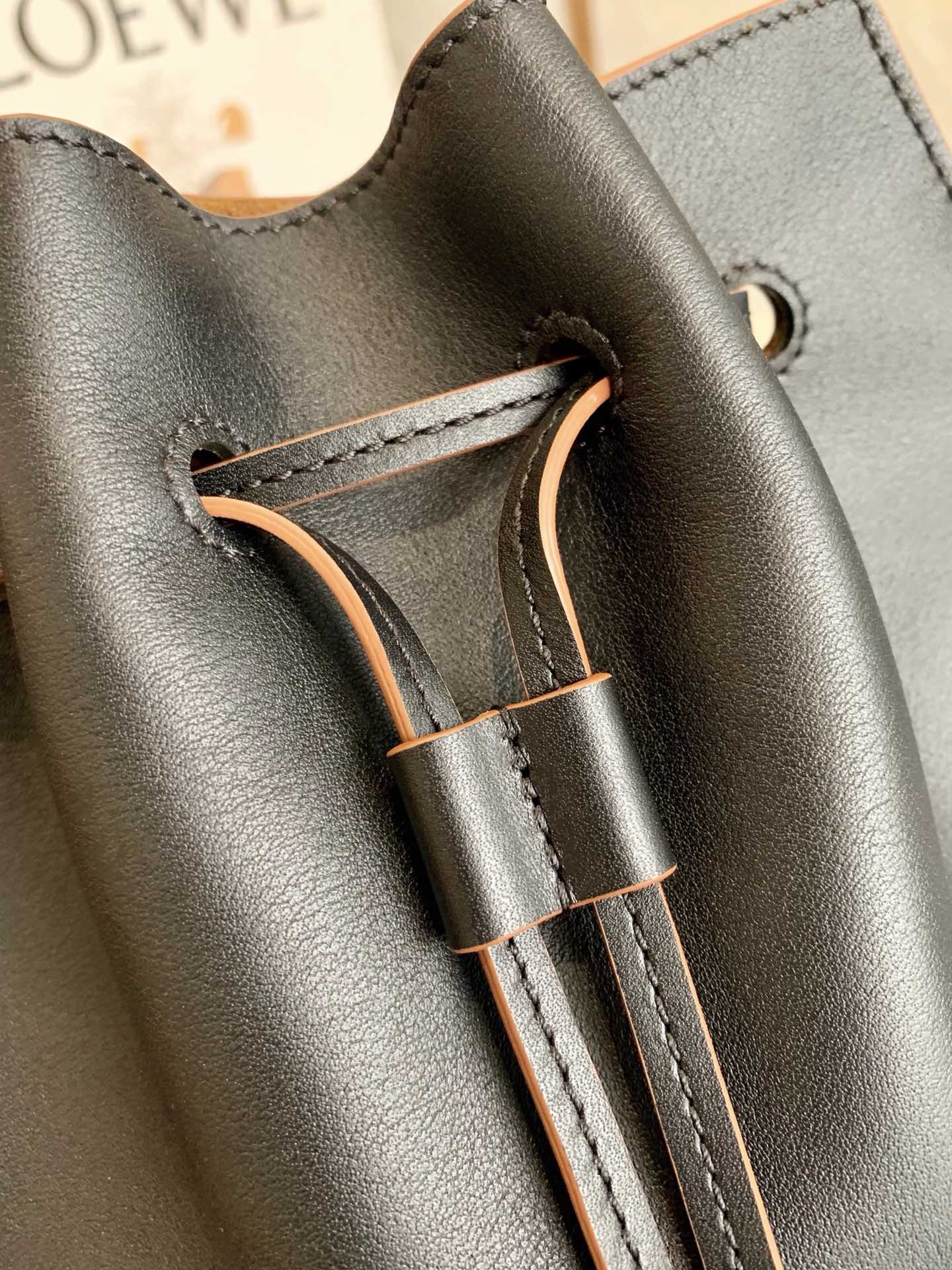 LOEWE Horseshoe flying saucer bag