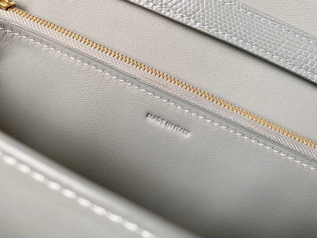 𝐂𝐞𝐥𝐢𝐧𝐞 CLASSIC