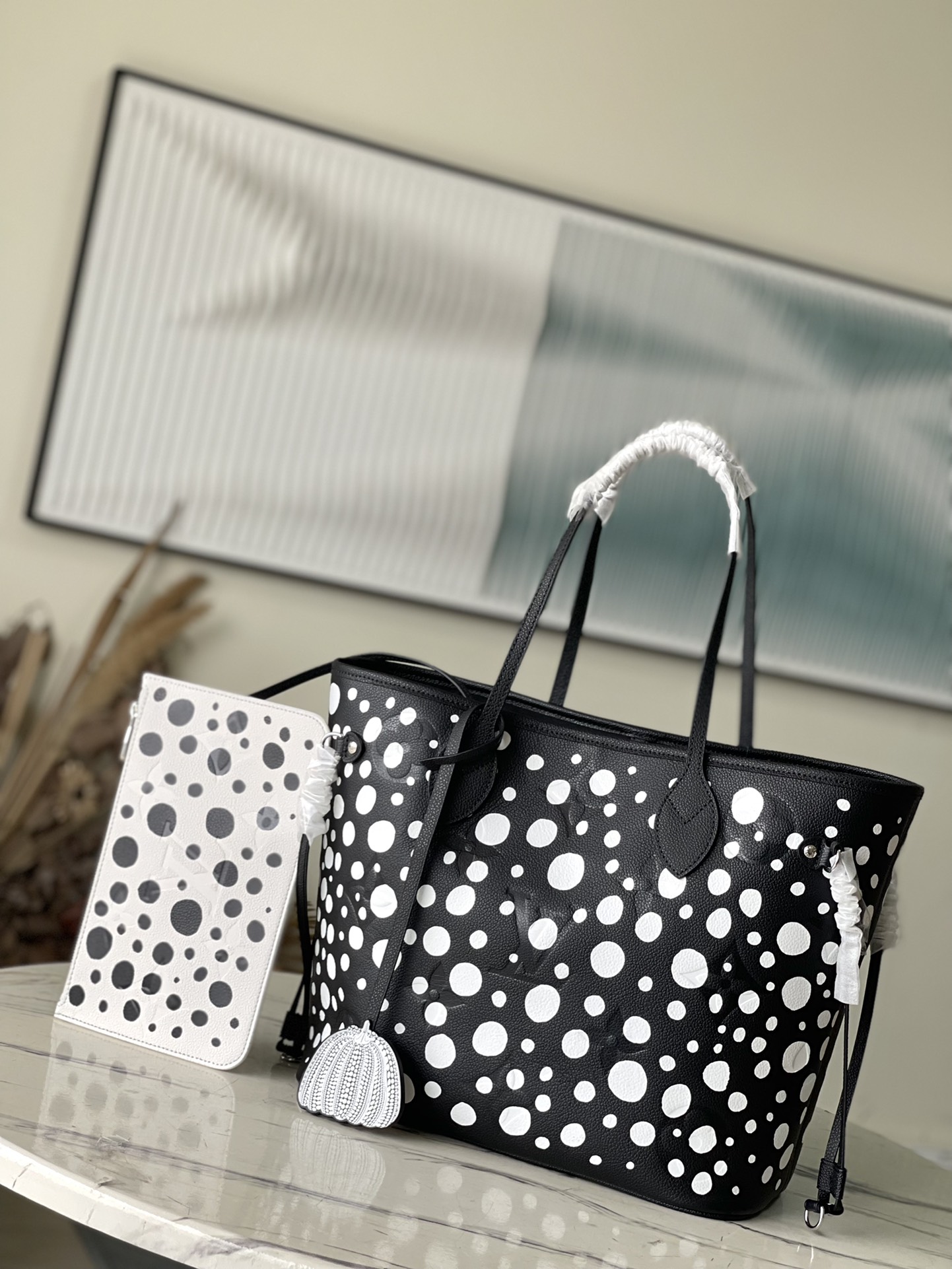 𝐋𝐎𝐔𝐈𝐒 𝐕𝐔𝐈𝐓𝐓𝐎𝐍    M46390