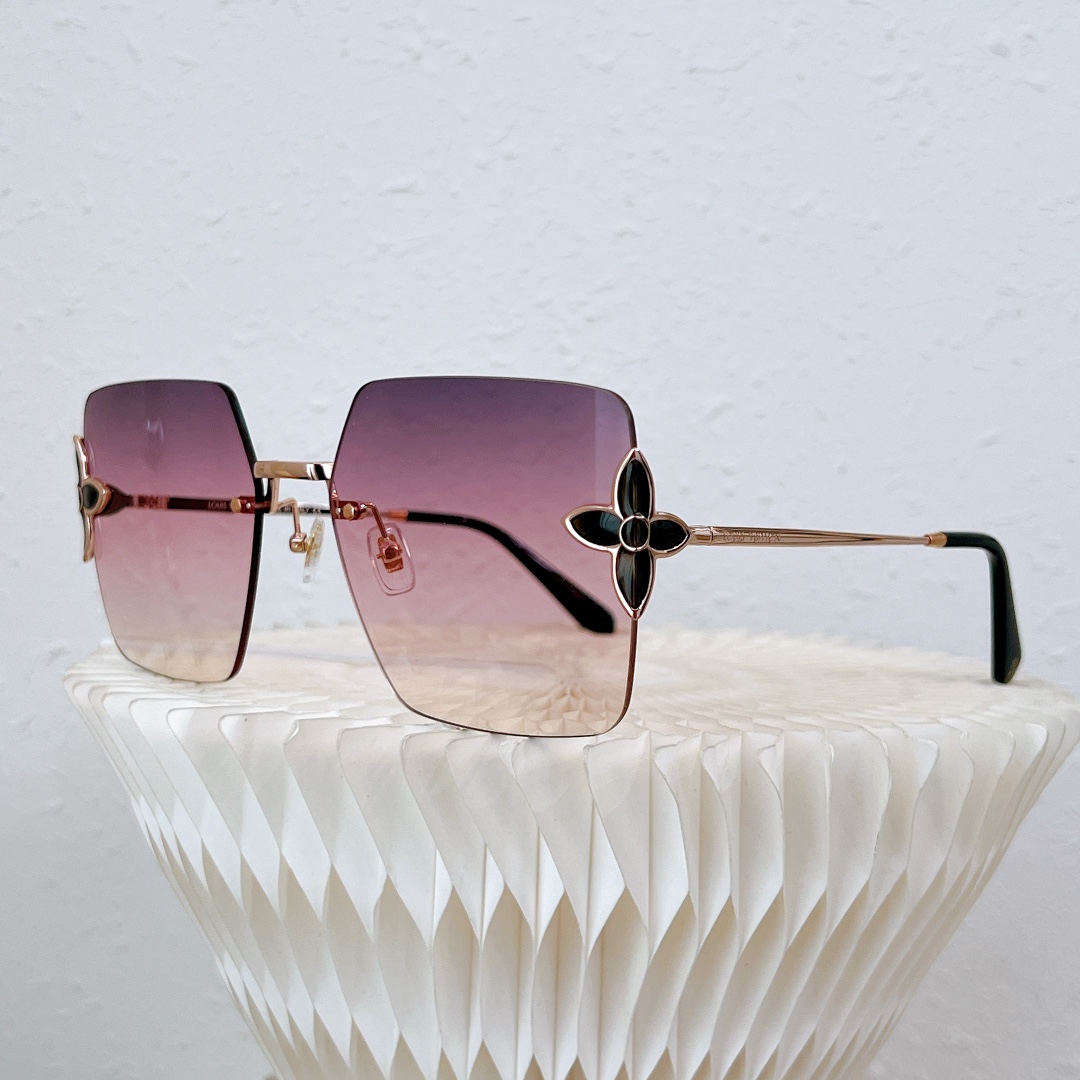 LOUIS VUITTON  Z1662