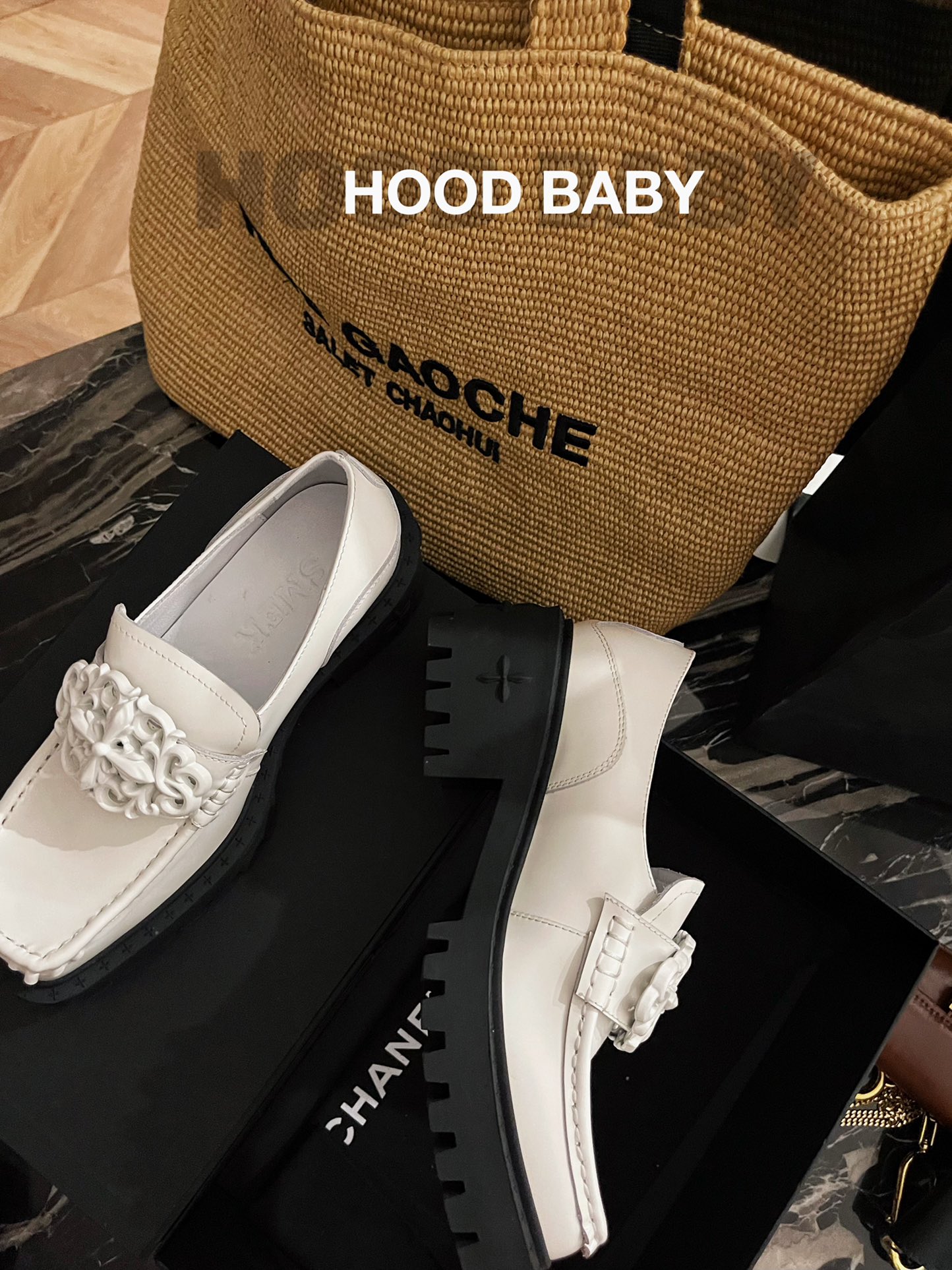 𝐒𝐌𝐅𝐊 ｜𝟐𝟎𝟐𝟐/𝐒𝐒 𝐧𝐞𝐰 GOOL GIRL can't resist the square toe Louboutins Customized cowhide upper