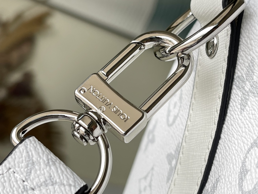 𝐋𝐎𝐔𝐈𝐒 𝐕𝐔𝐈𝐓𝐓𝐎𝐍    M30885