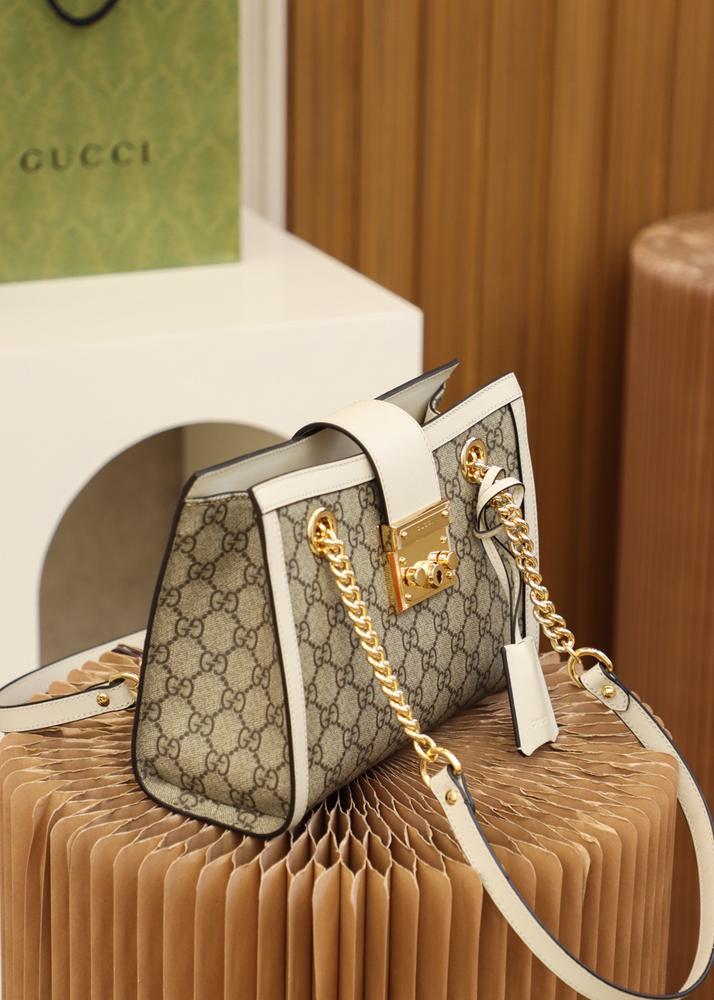 GUCCI 𝐏𝐚𝐝𝐥𝐨𝐜𝐤 series trumpet original leather #498156