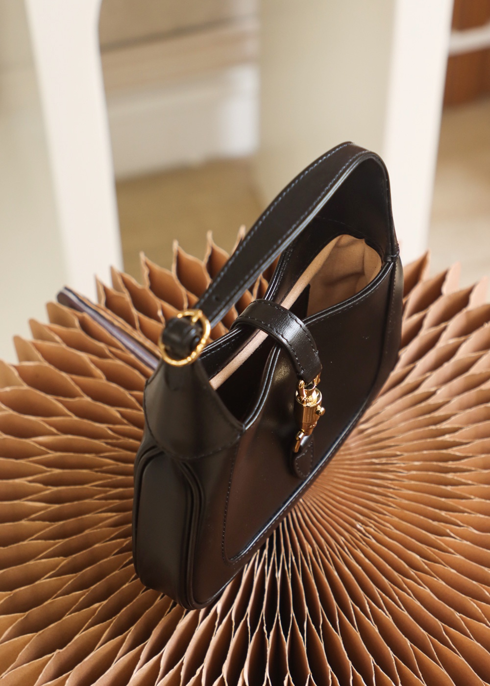 GUCCI  𝐉𝐚𝐜𝐤𝐢𝐞 𝐌𝐢𝐧𝐢 𝟭𝟵𝟲𝟭 #637091