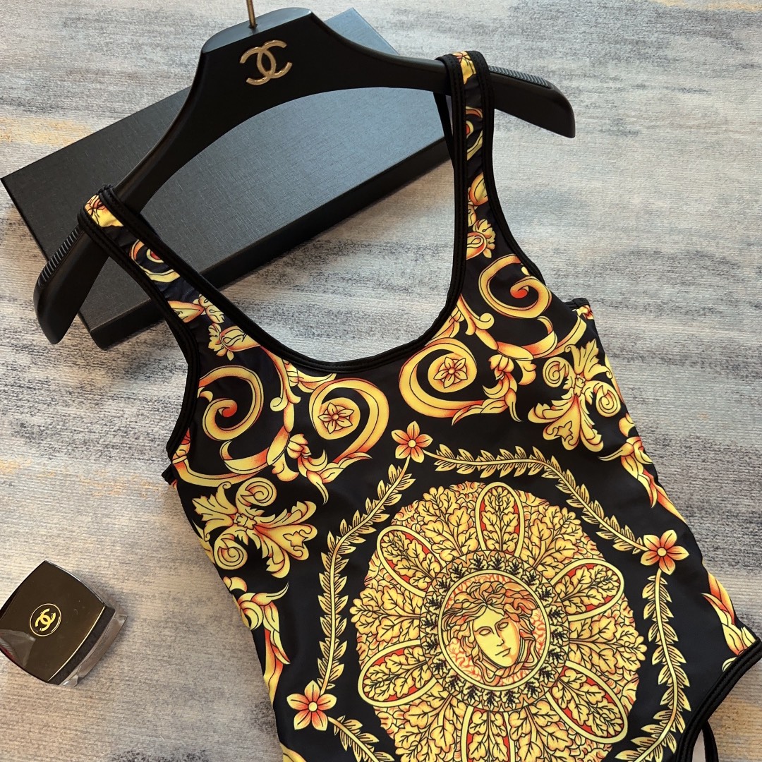 Versac* new court style European and American portrait sun flower pattern printing U-neck halter one-piece swimsuit