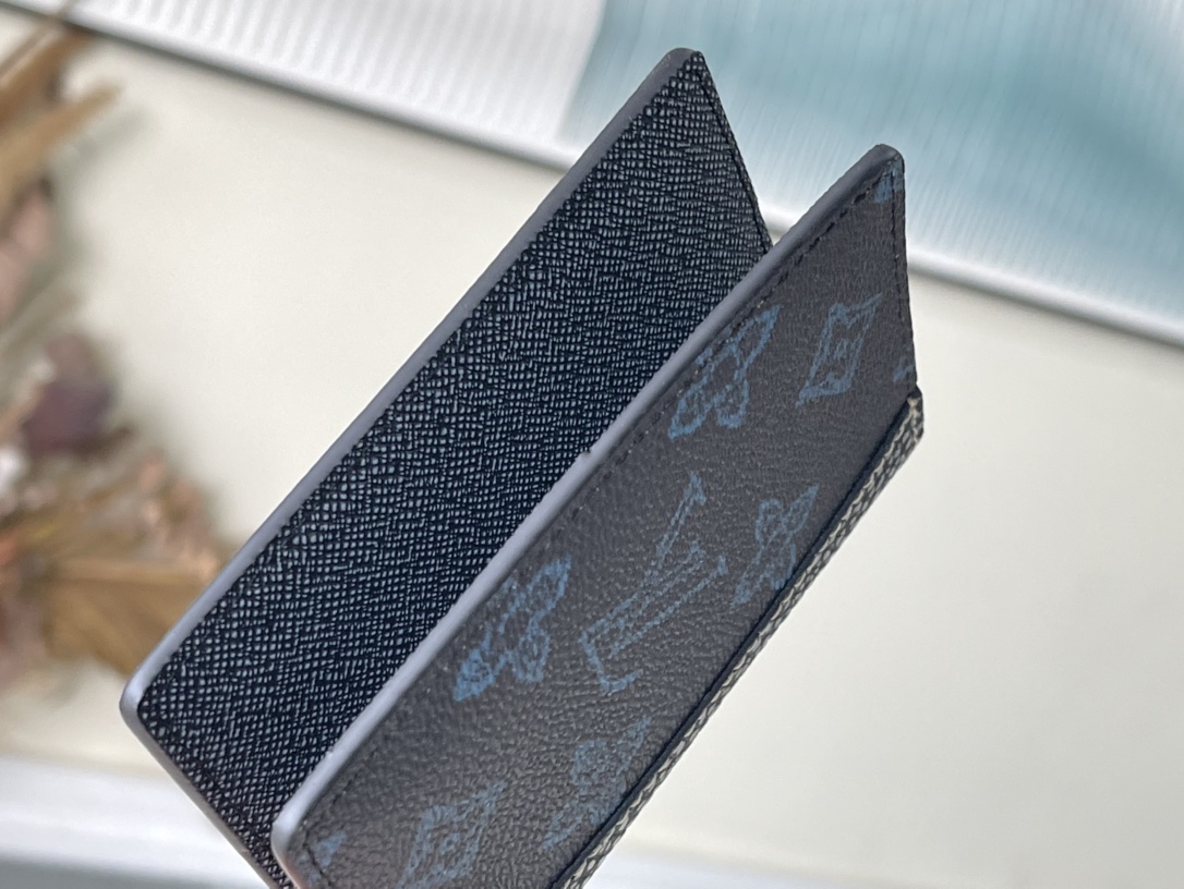 𝐋𝐎𝐔𝐈𝐒 𝐕𝐔𝐈𝐓𝐓𝐎𝐍    M81789