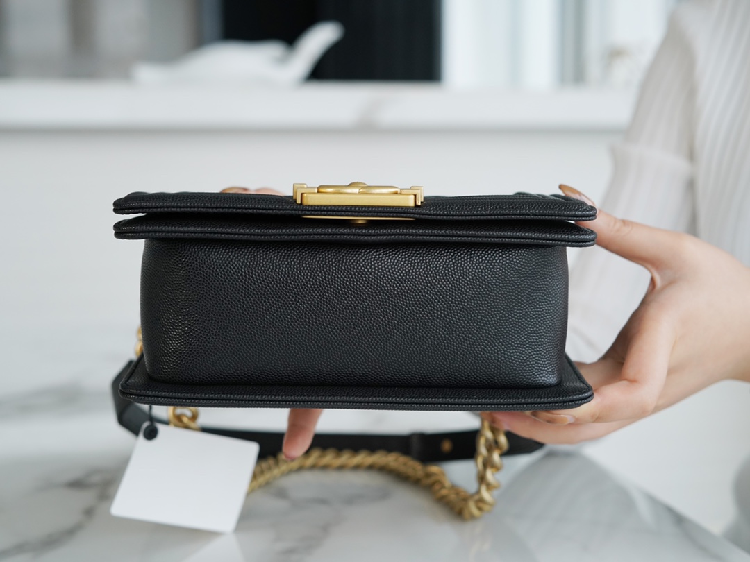 𝗖𝗵𝗮𝗻𝗲𝗹 𝗟𝗲𝗯𝗼𝘆 Imported custom caviar calfskin:Small ball pattern Small Black Gold