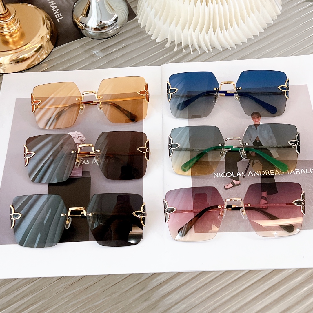 LOUIS VUITTON  Z1662