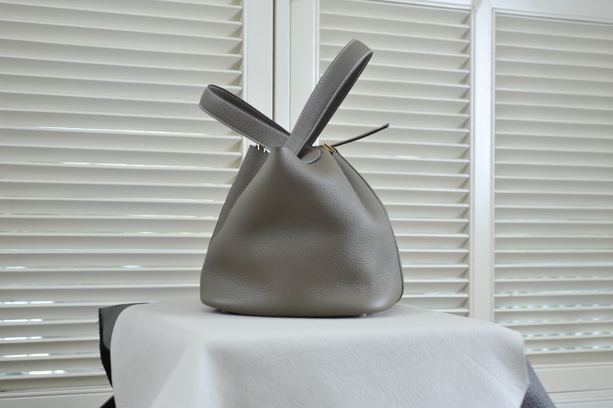 picotin22 elephant gray gold buckle TC leather