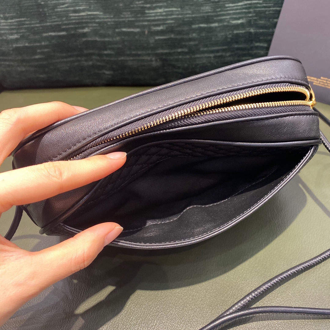 AINT LAURENT 𝙇𝙤𝙪 𝙇𝙤𝙪  #640990.JD