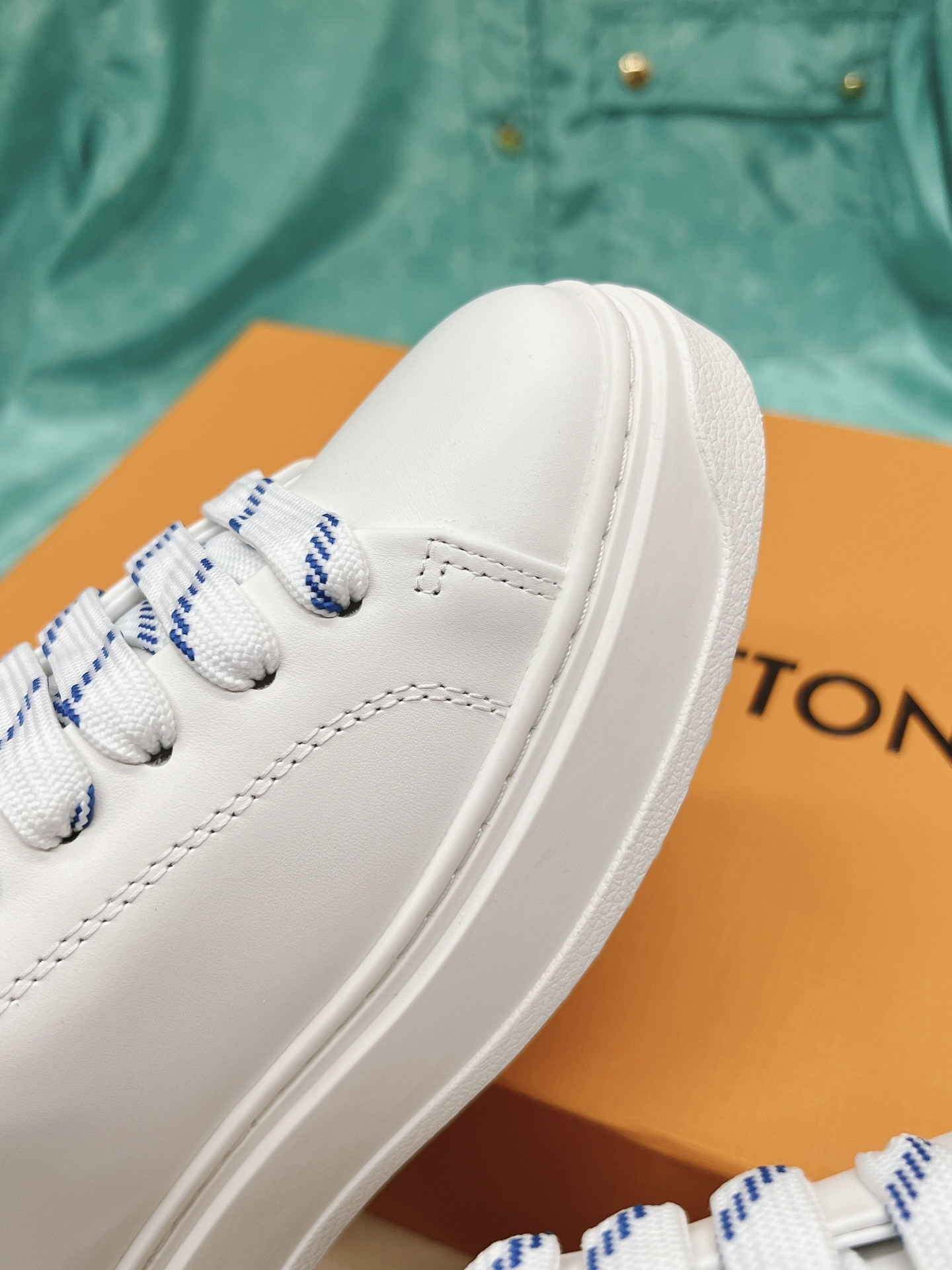 Louis Vuitton x Yayoi Kusama cooperation model classic white shoes 𝐓𝐢𝐦𝐞 𝐨𝐮𝐭 wave point sneakers