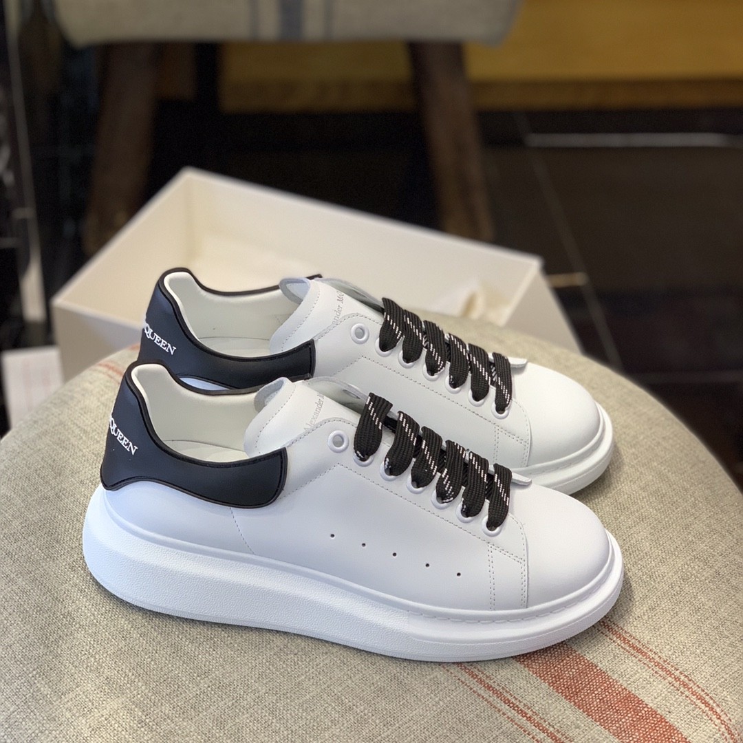 Alexander McQueen MQ Black film tail Sneakers