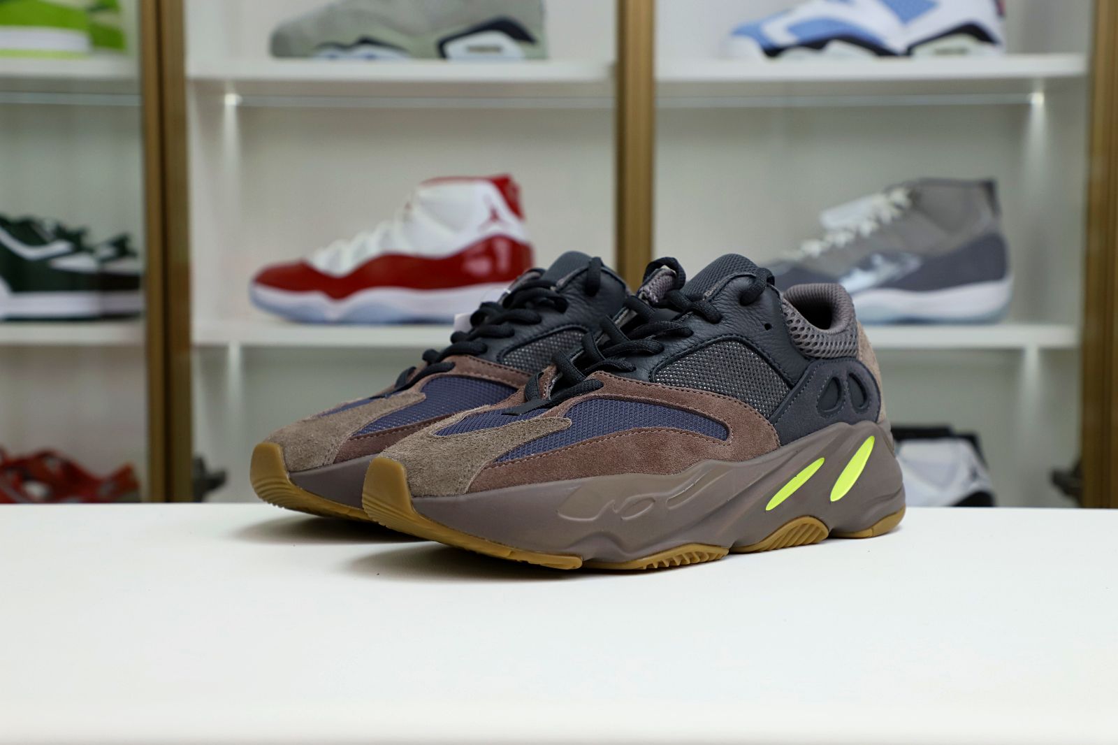 YEEZY BOOST 700 MAUVE