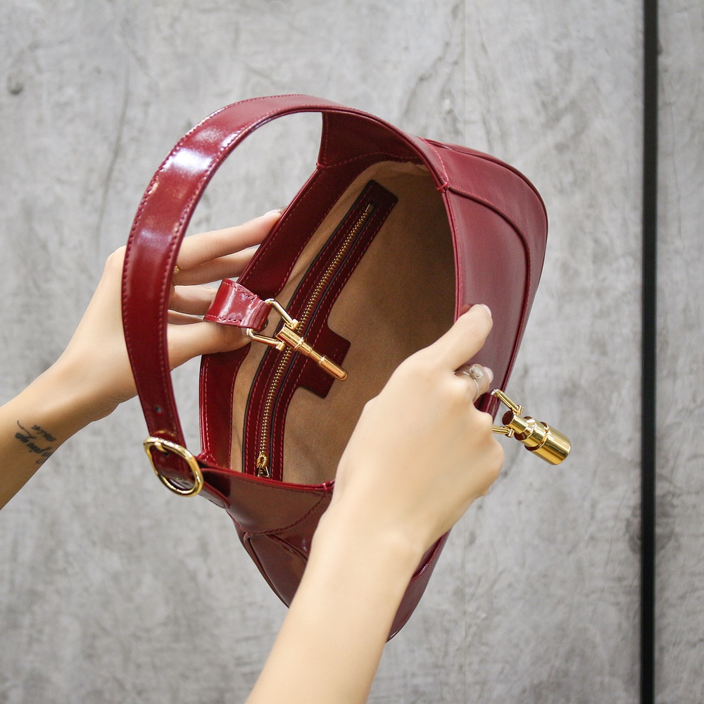 GUCCI 𝕁𝕒𝕔𝕜𝕚𝕖 1961 Small Series #636709