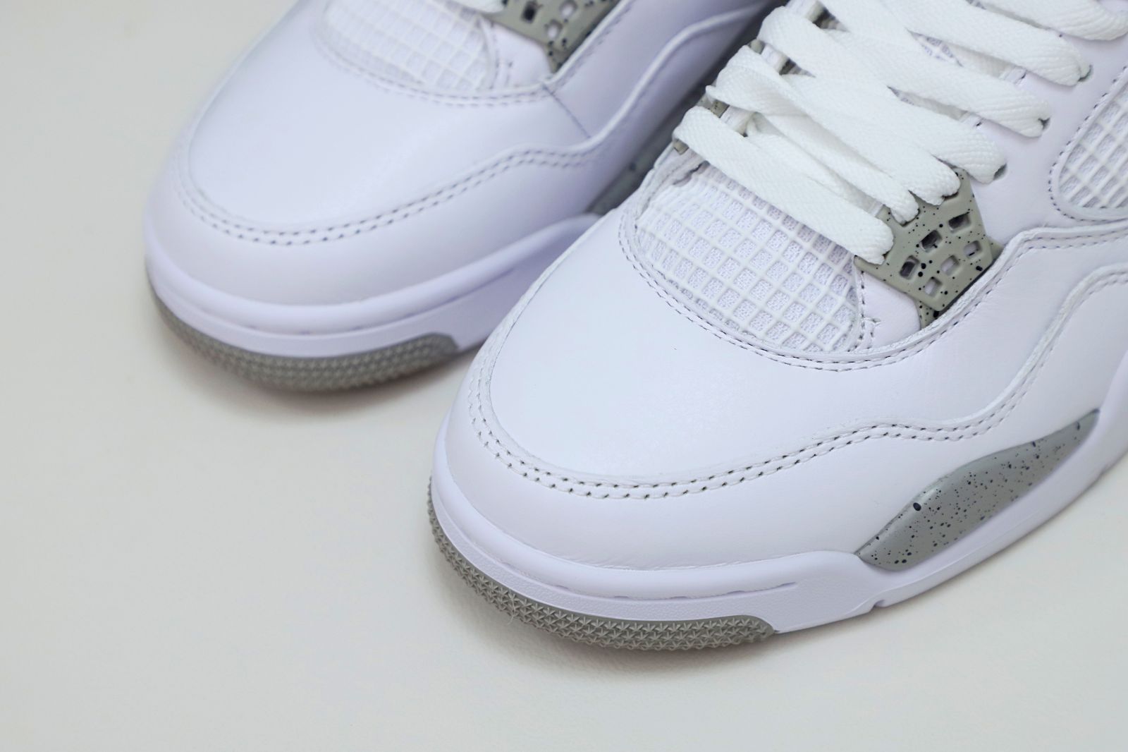 AIR JORDAN 4 RETRO WHITE OREO