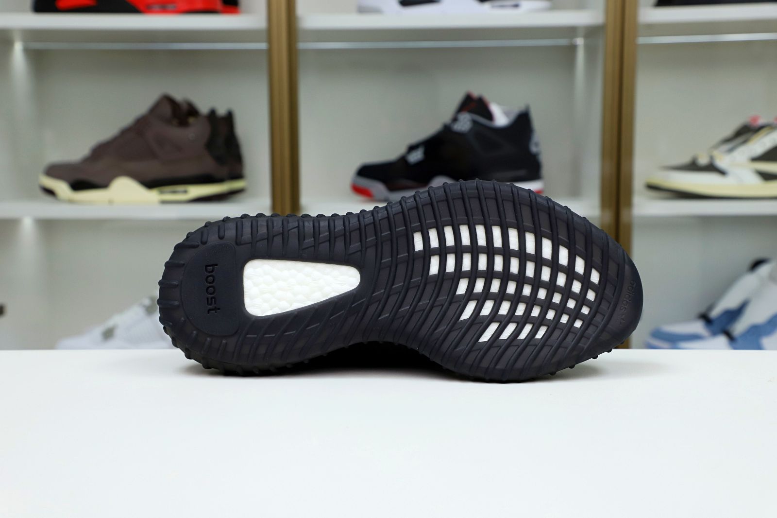 YEEZY BOOST 350 V2 RED