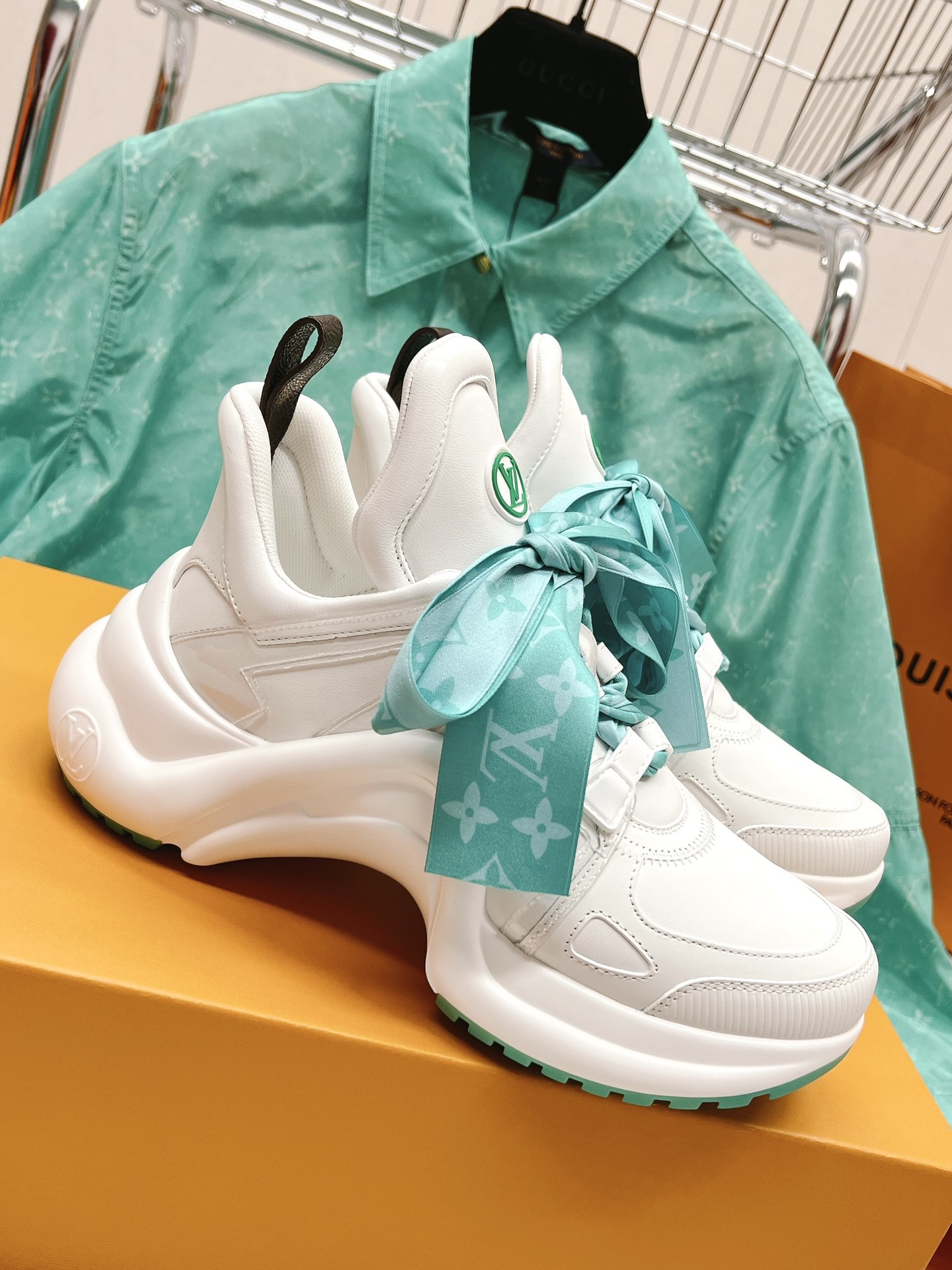 Louis Vuitton 2023 new color series old shoes