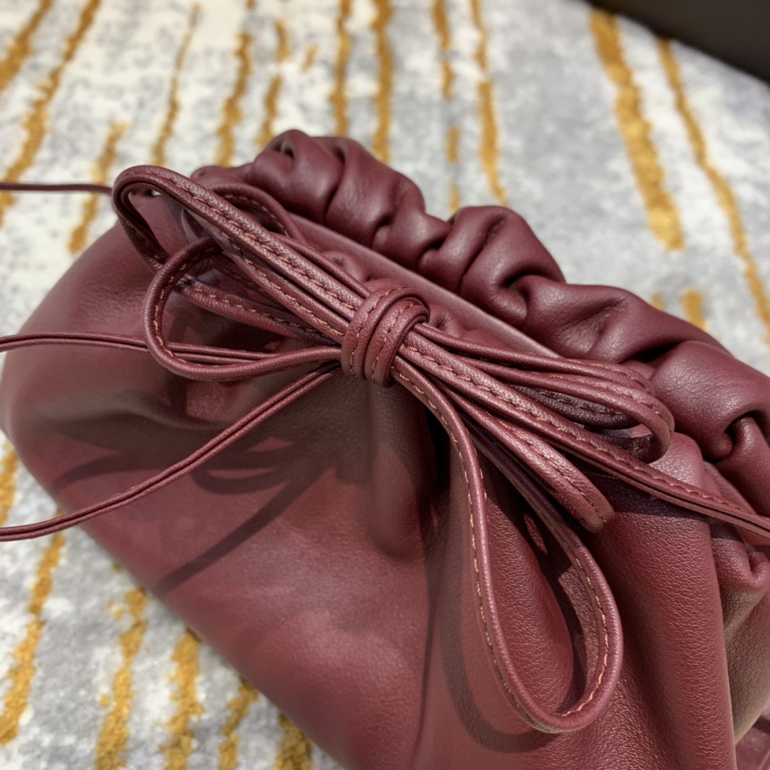 Bottega Veneta  THE MINI POUCH  #585852