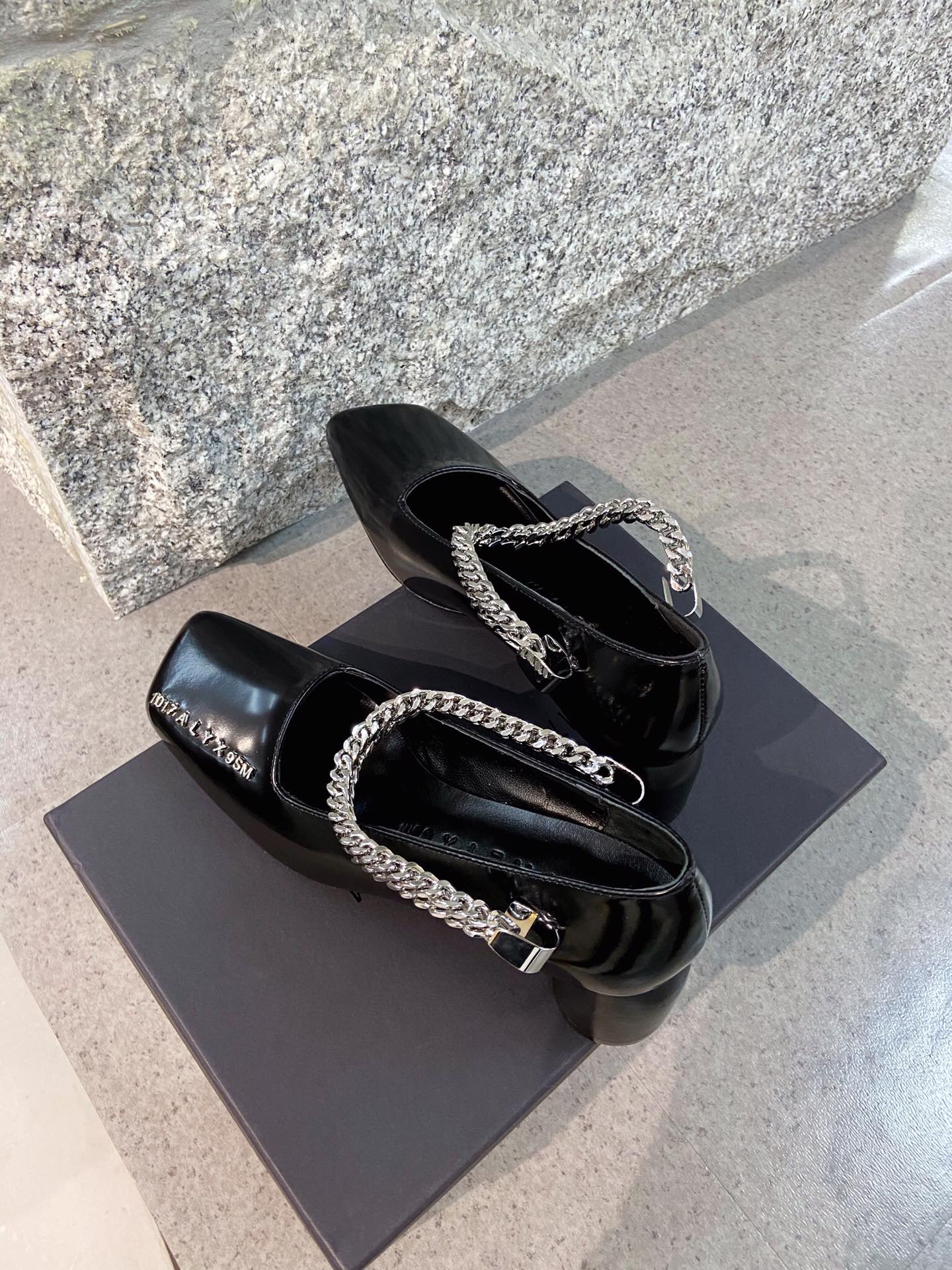 1017 ALYX 9SM chain high heels