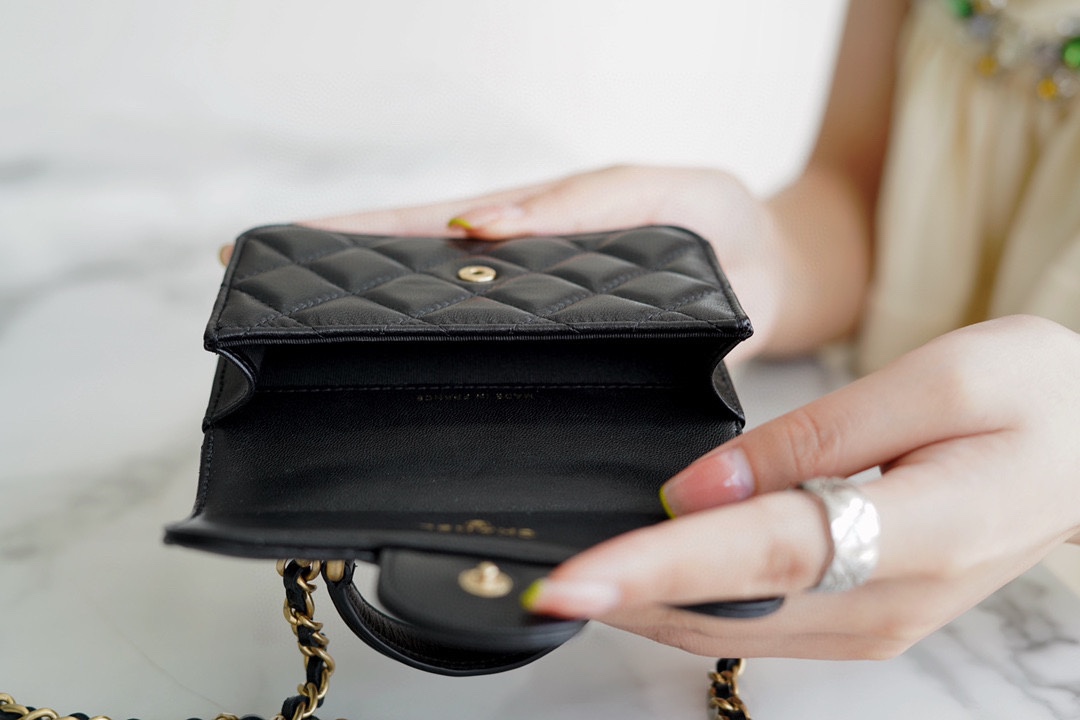 𝐂𝐇𝐀𝐍𝐄𝐋 ❥𝟚𝟘𝟚𝟚1 Premium Handmade Workshop Handle Coin Purse ❥ Black