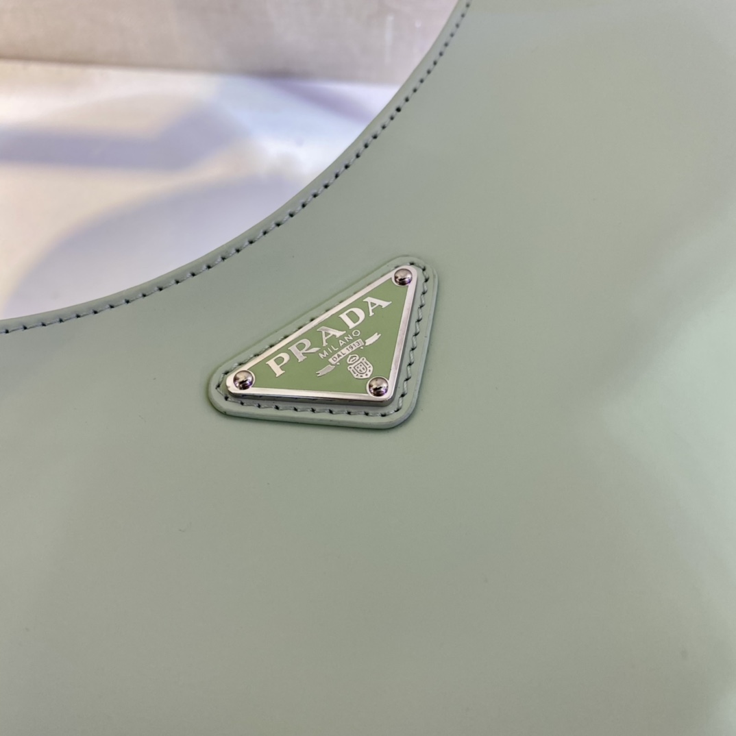 𝐏𝐑𝐀𝐃𝐀  Large Double Shoulder Strap Underarm Bag