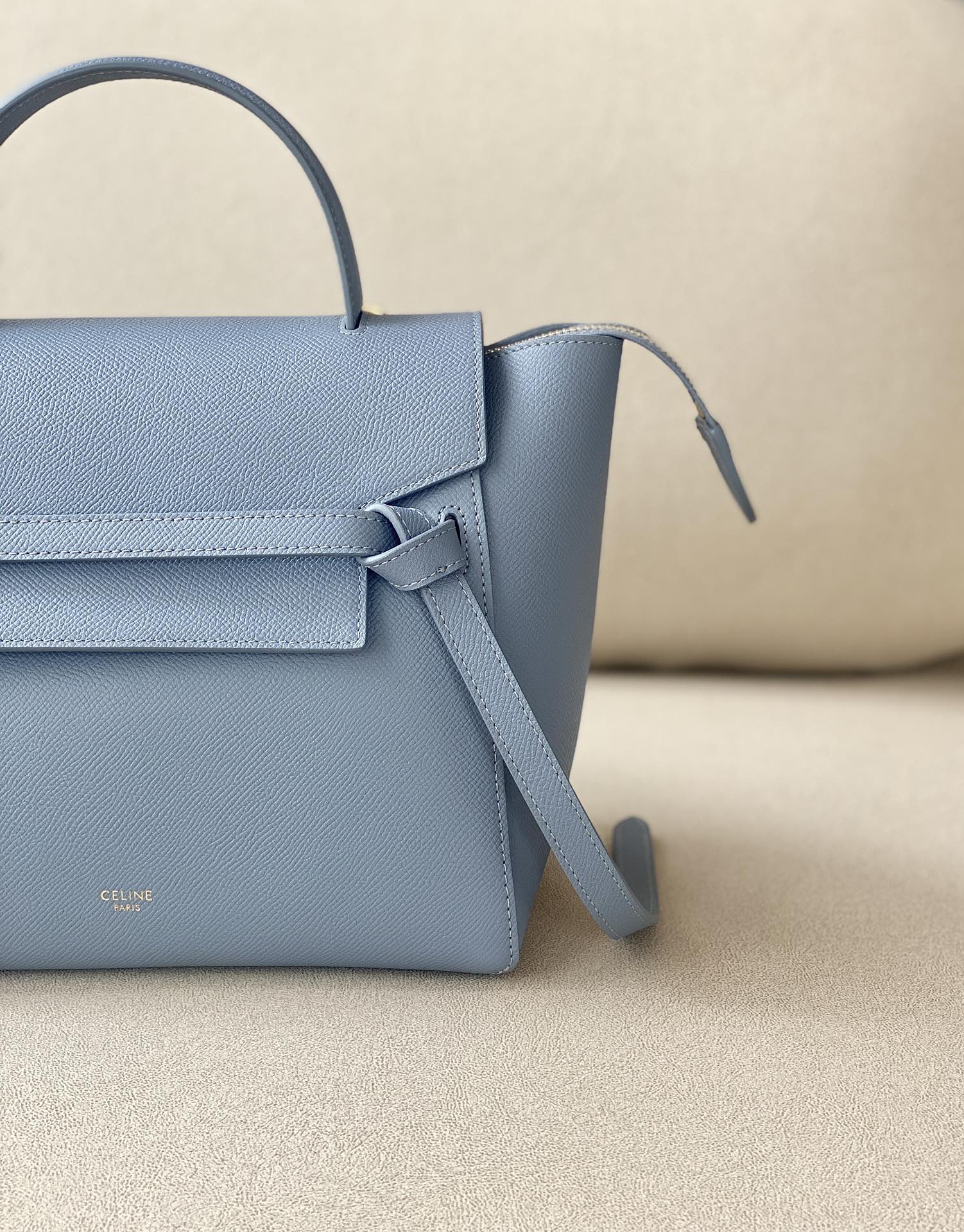 𝐂𝐞𝐥𝐢𝐧𝐞 BELT MICRO BAG in grained calfskin