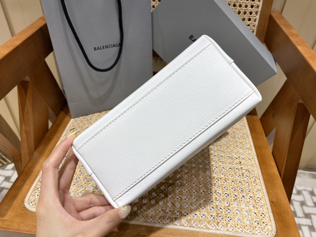 BALENCIAGA 𝗦𝗵𝗼𝗽𝗽𝗶𝗻𝗴 𝗯𝗮𝗴 Cowhide shopping paper bag