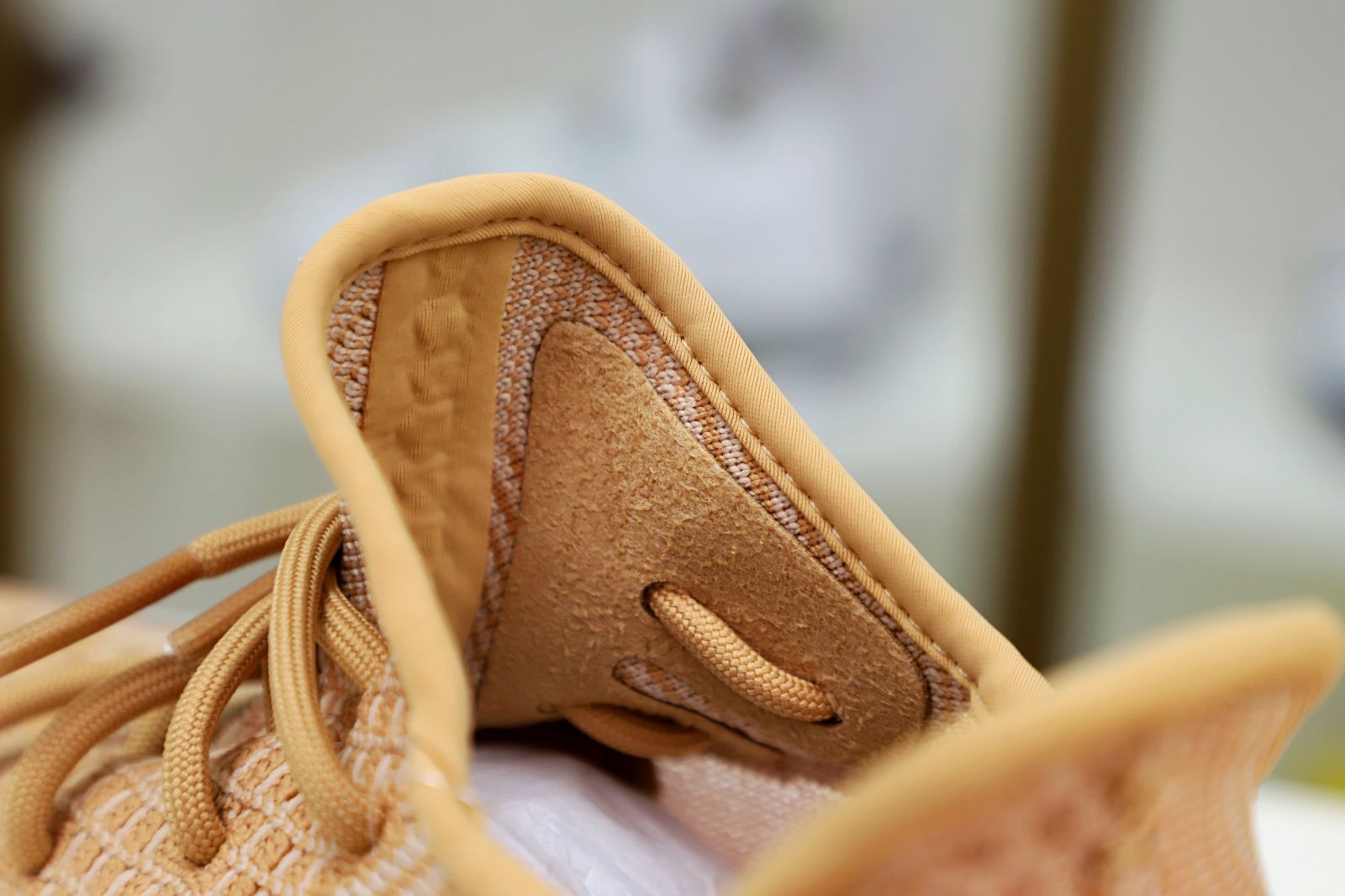 YEEZY BOOST 350 V2 CLAY