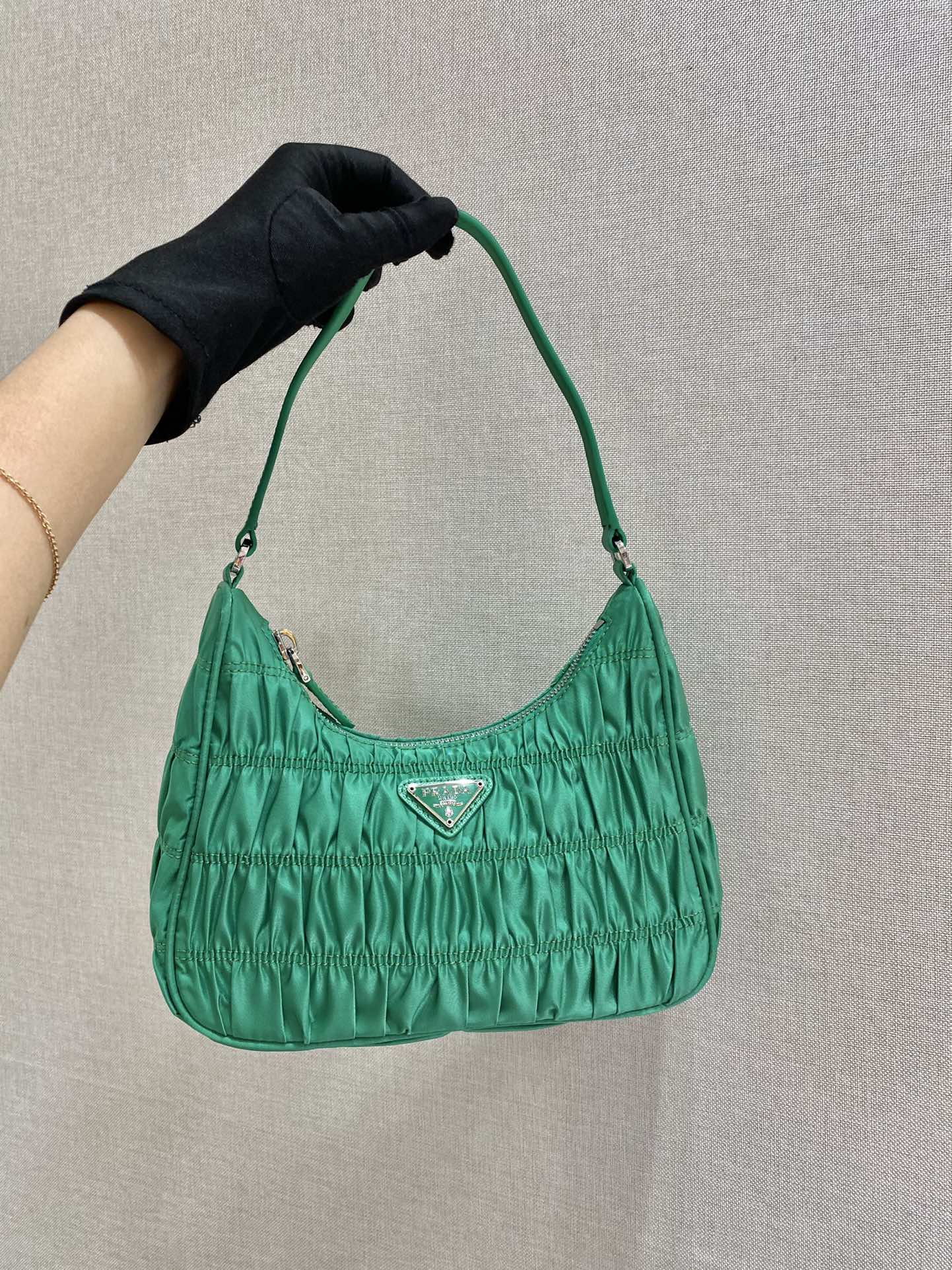 𝐏𝐑𝐀𝐃𝐀 nylon crinkle Hobo underarm bag