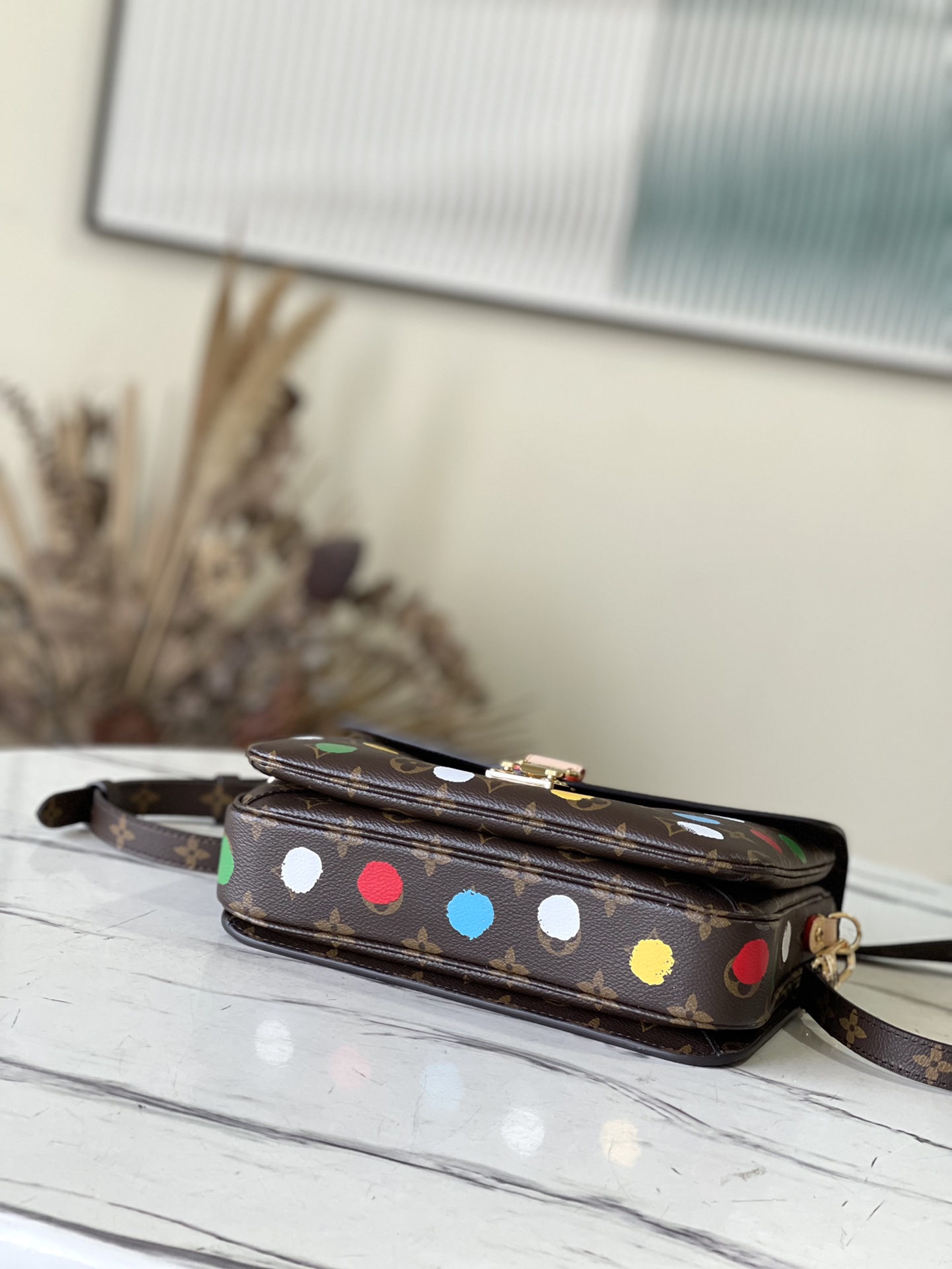 𝐋𝐎𝐔𝐈𝐒 𝐕𝐔𝐈𝐓𝐓𝐎𝐍    M46384