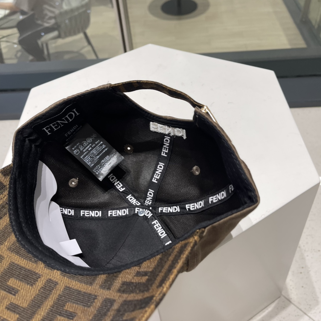 Fendl Fendi spring and summer new national tide embroidery letter baseball cap