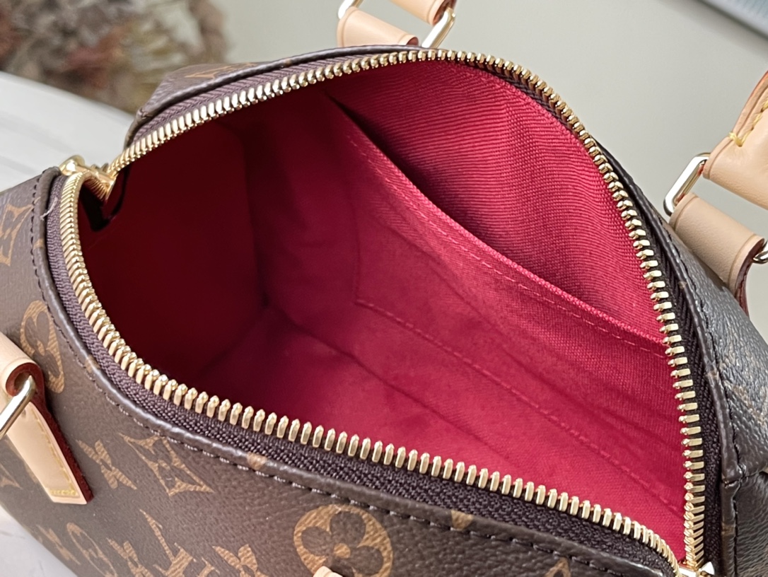 𝐋𝐎𝐔𝐈𝐒 𝐕𝐔𝐈𝐓𝐓𝐎𝐍     M46222