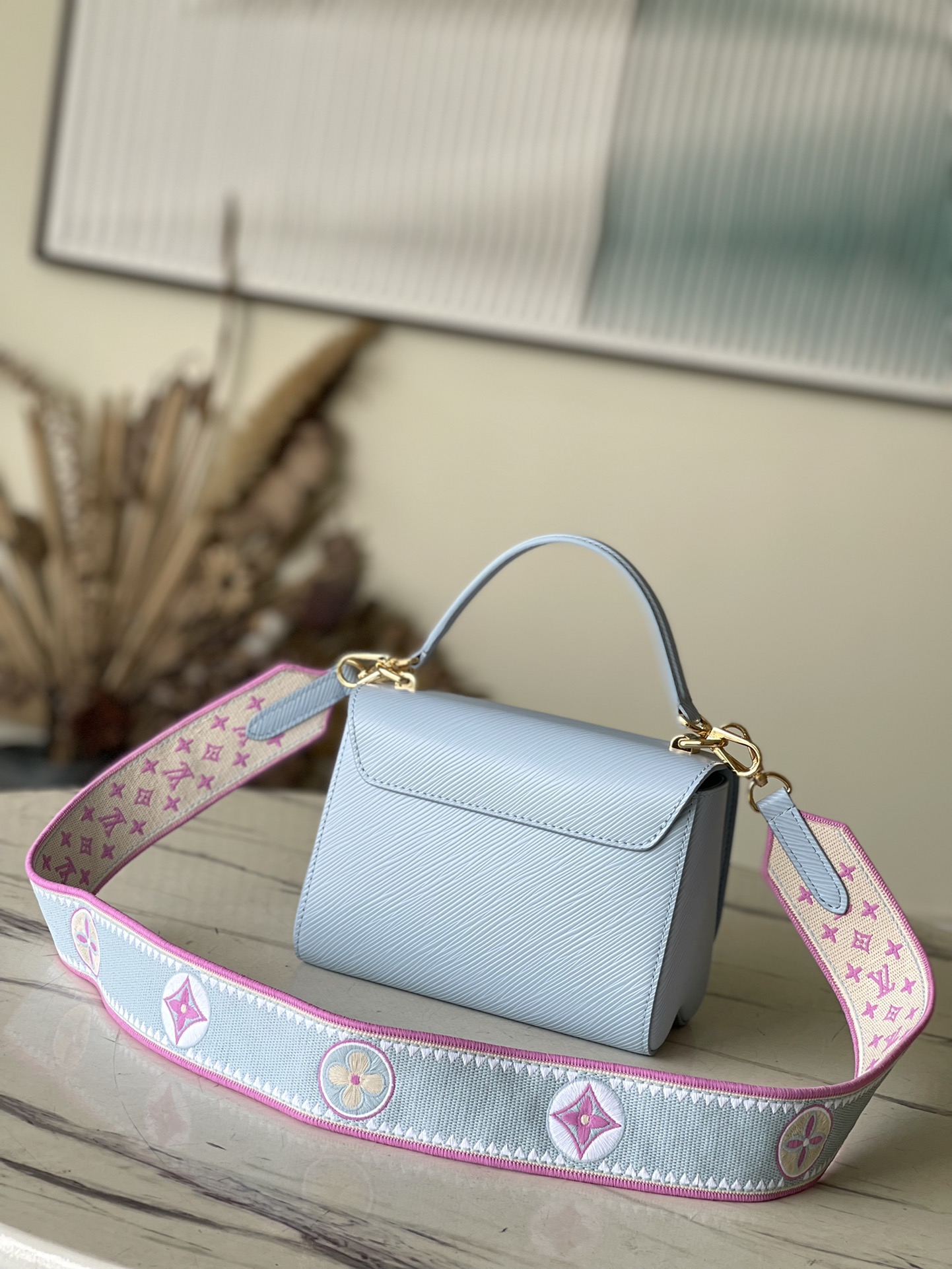 𝐋𝐎𝐔𝐈𝐒 𝐕𝐔𝐈𝐓𝐓𝐎𝐍 M22515 Twist Small Bag