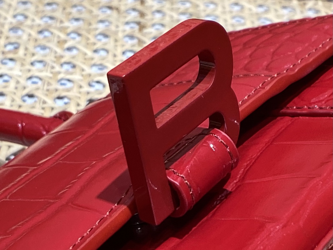 BALENCIAGA 𝐇𝐨𝐮𝐫𝐠𝐥𝐚𝐬𝐬 𝐗𝐒 crocodile-textured cowhide