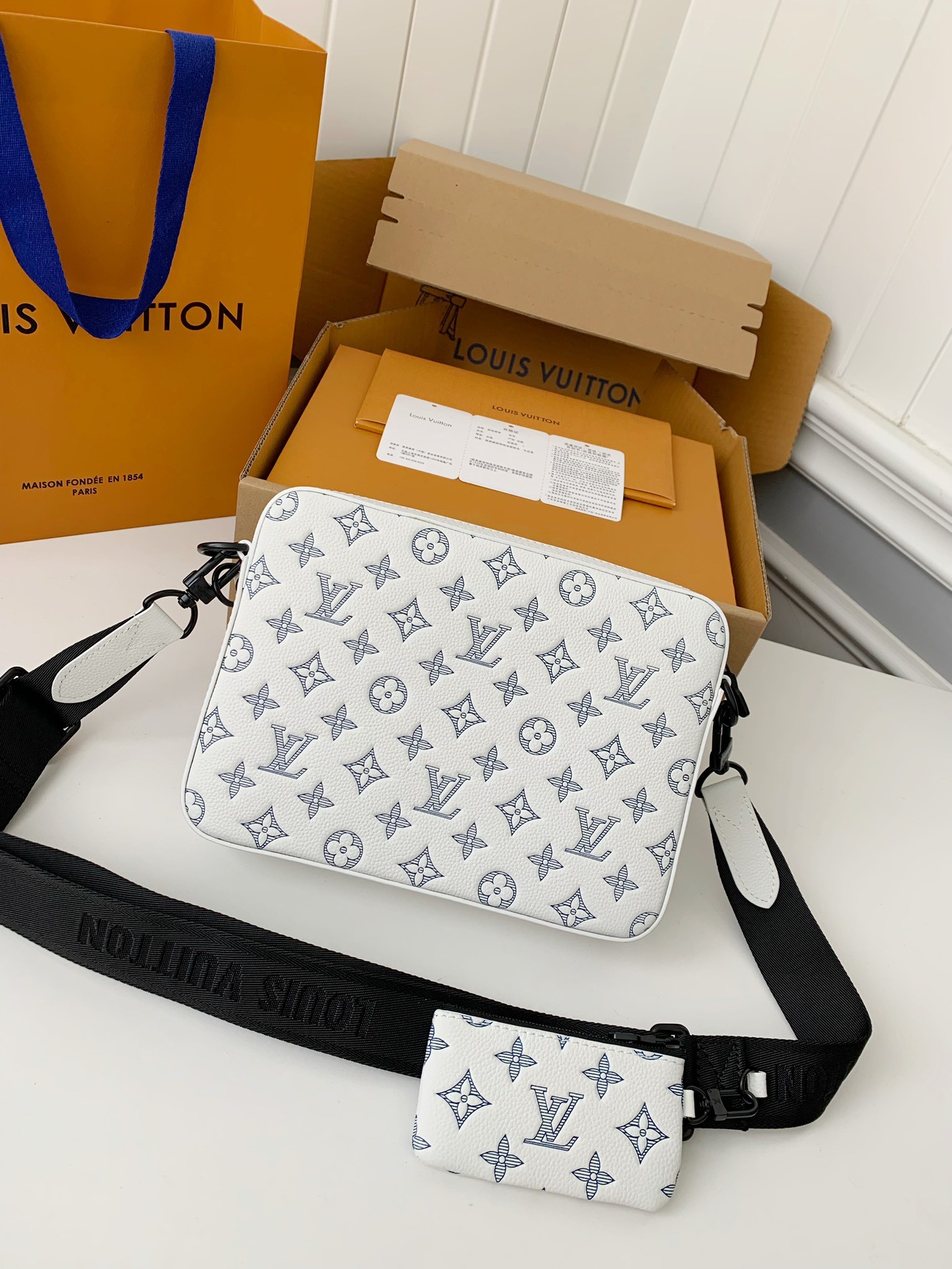 Louis Vuitton The new TRIO Postman Pack M24753 Size： 25*18.5*7cm
