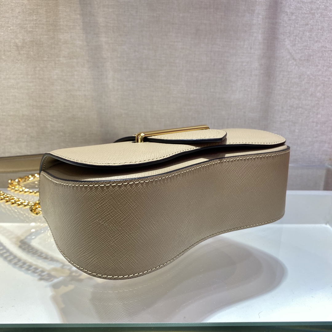 𝐏𝐑𝐀𝐃𝐀 Sidonie Saffiano leather handbag